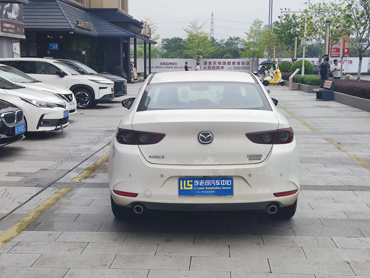 Mazda Axela