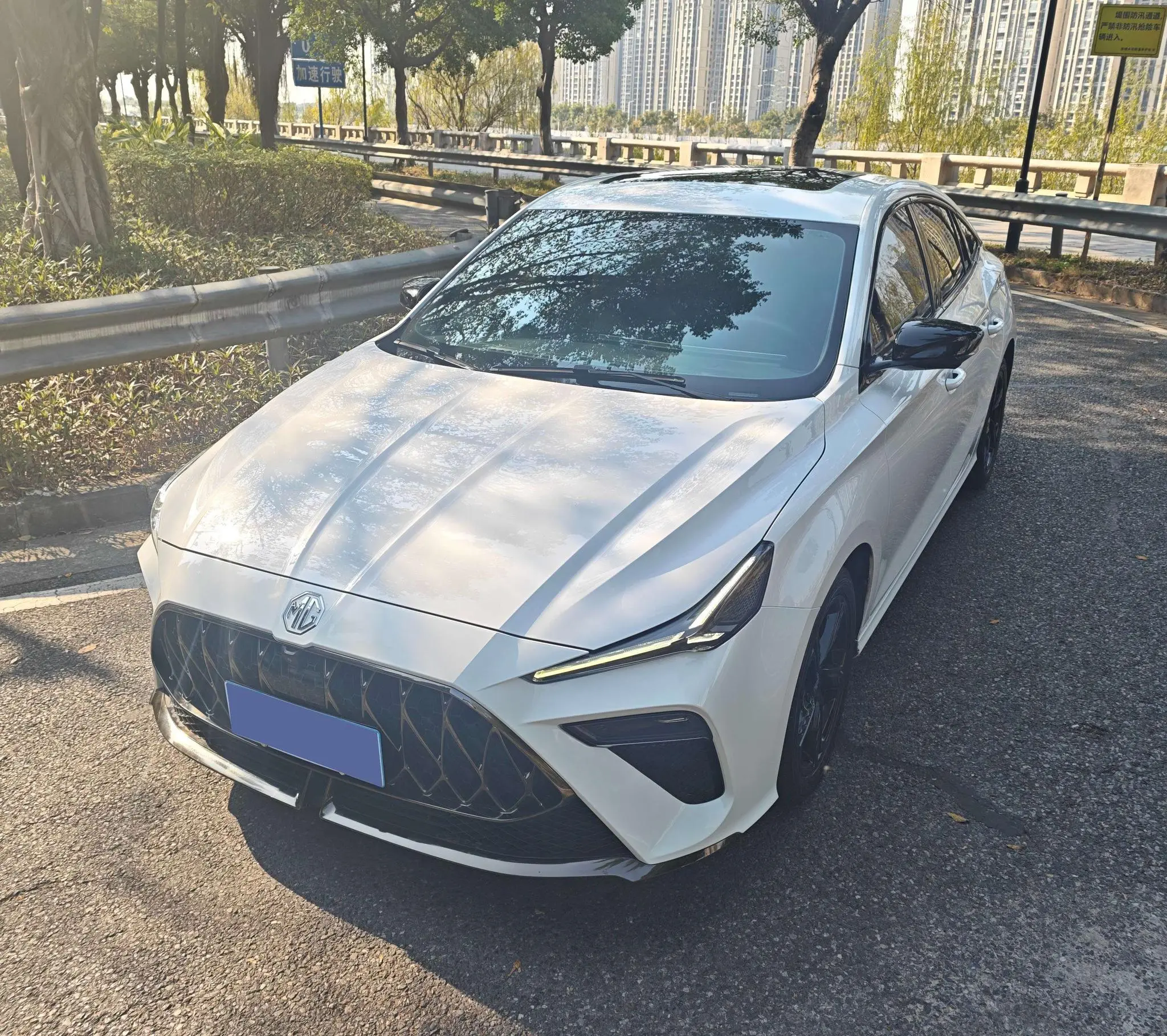 MG 5 Scorpio