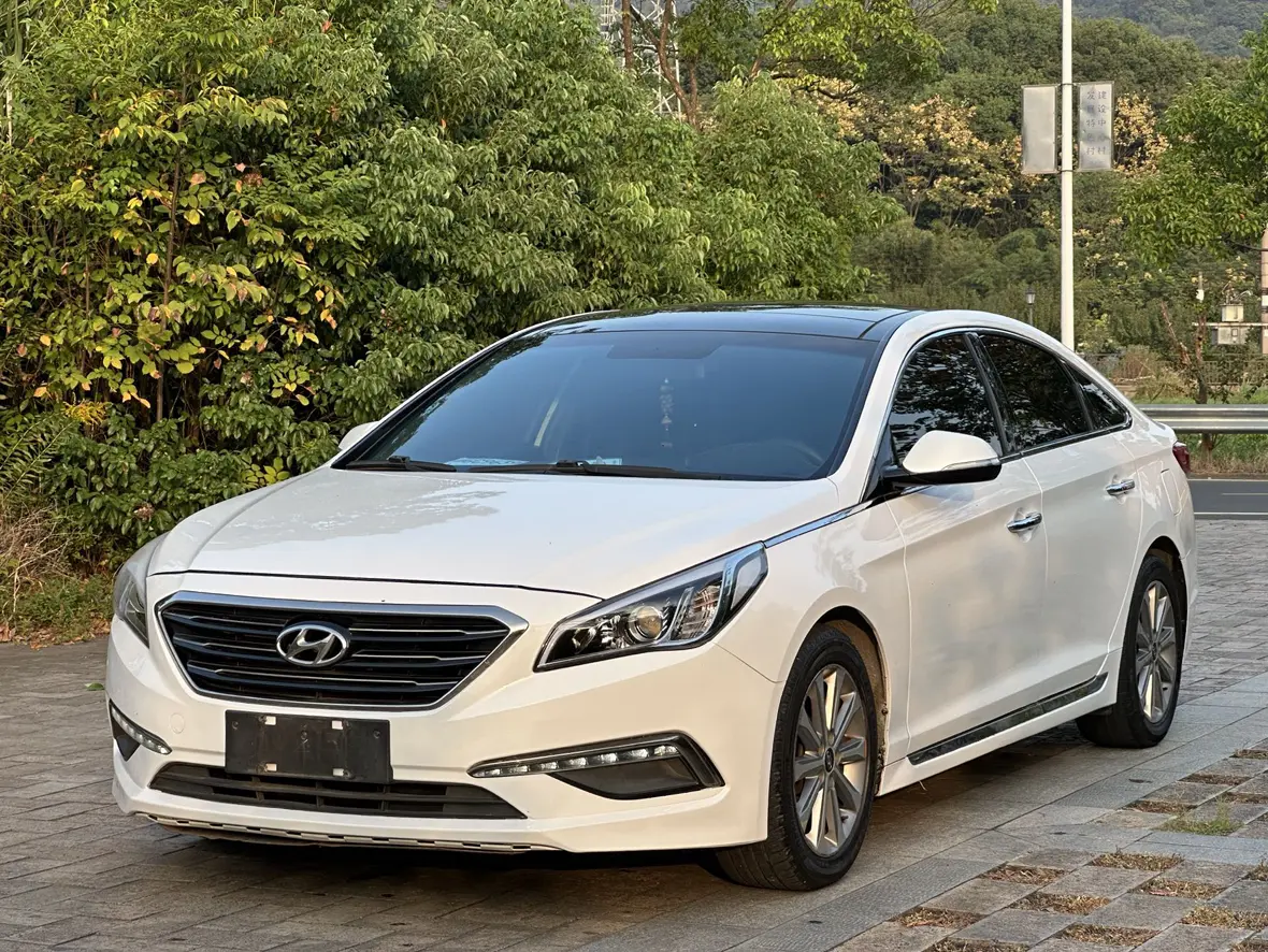 Hyundai Sonata nine