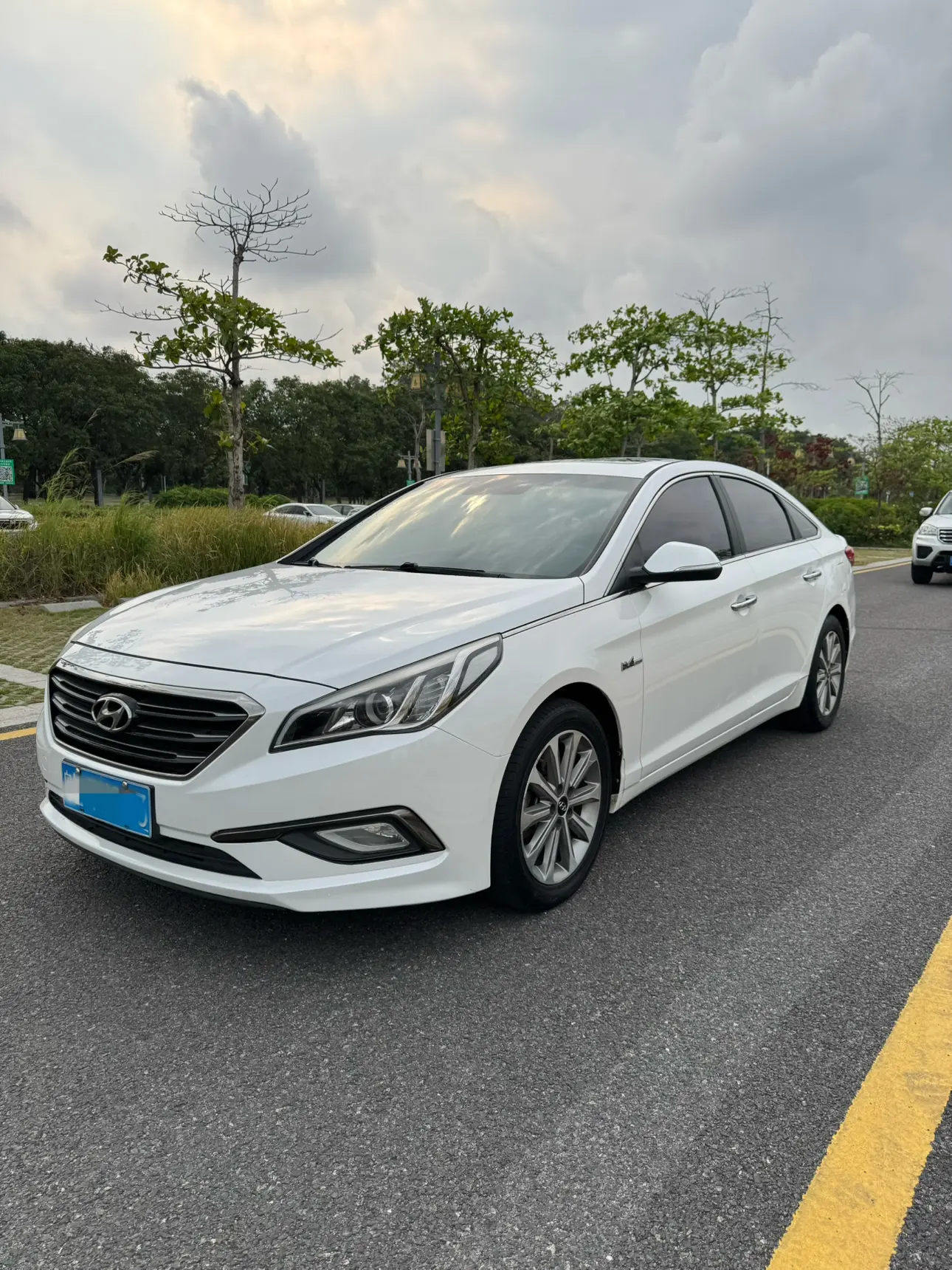 Hyundai Sonata nine