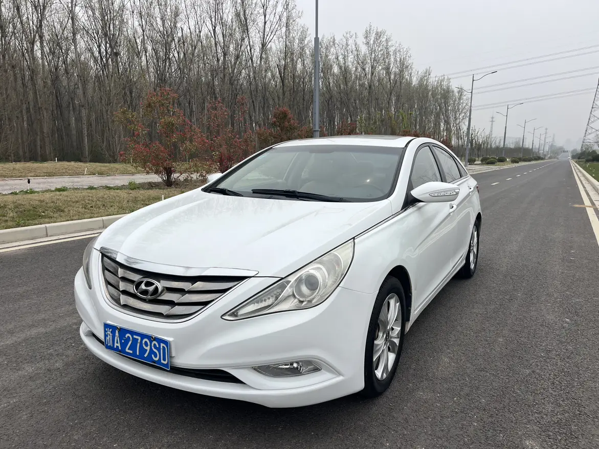 Hyundai Sonata eight