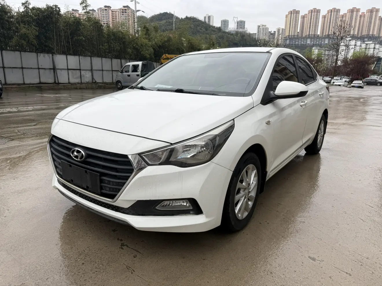 Hyundai Accept