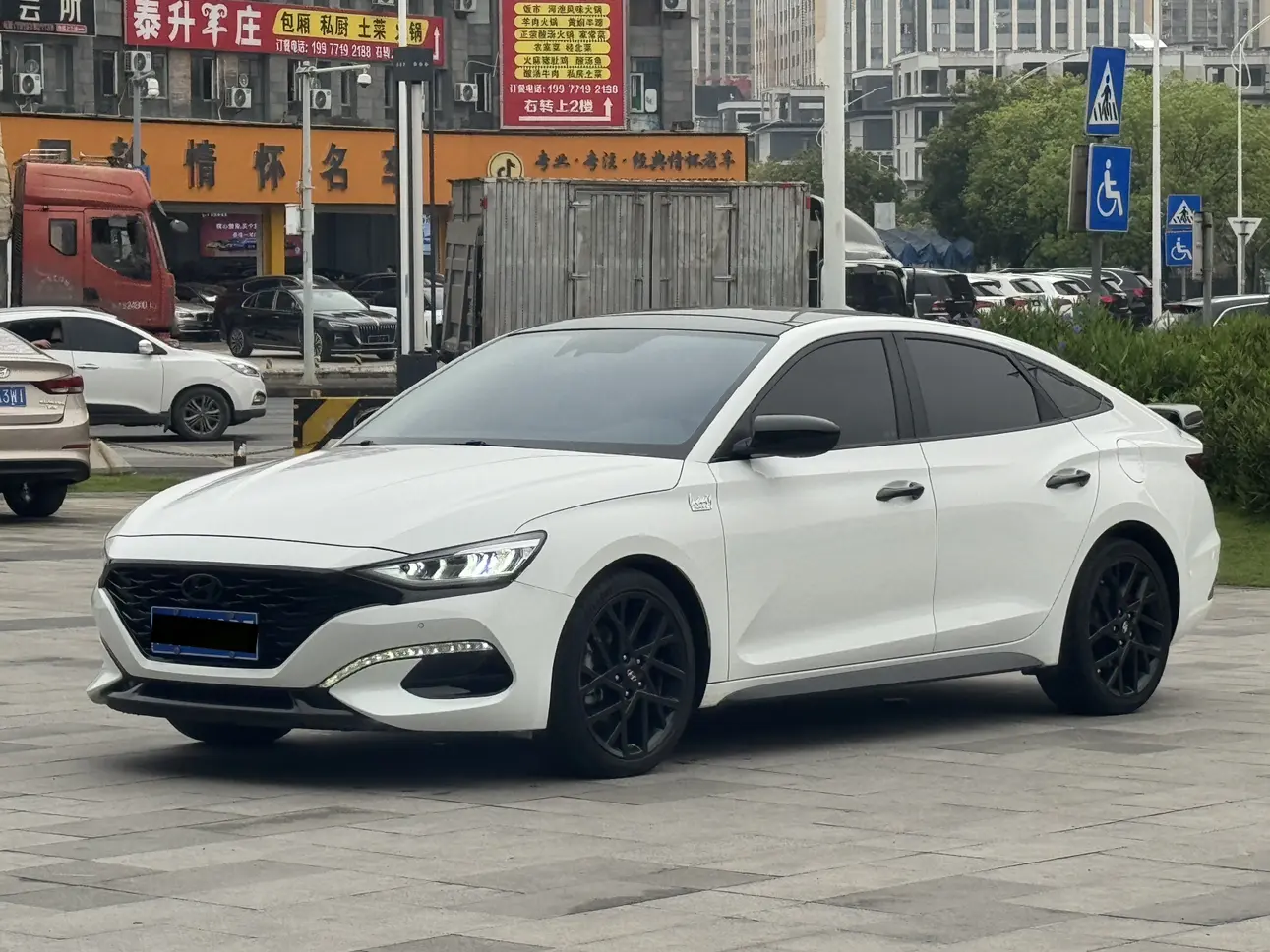 Hyundai Lafesta