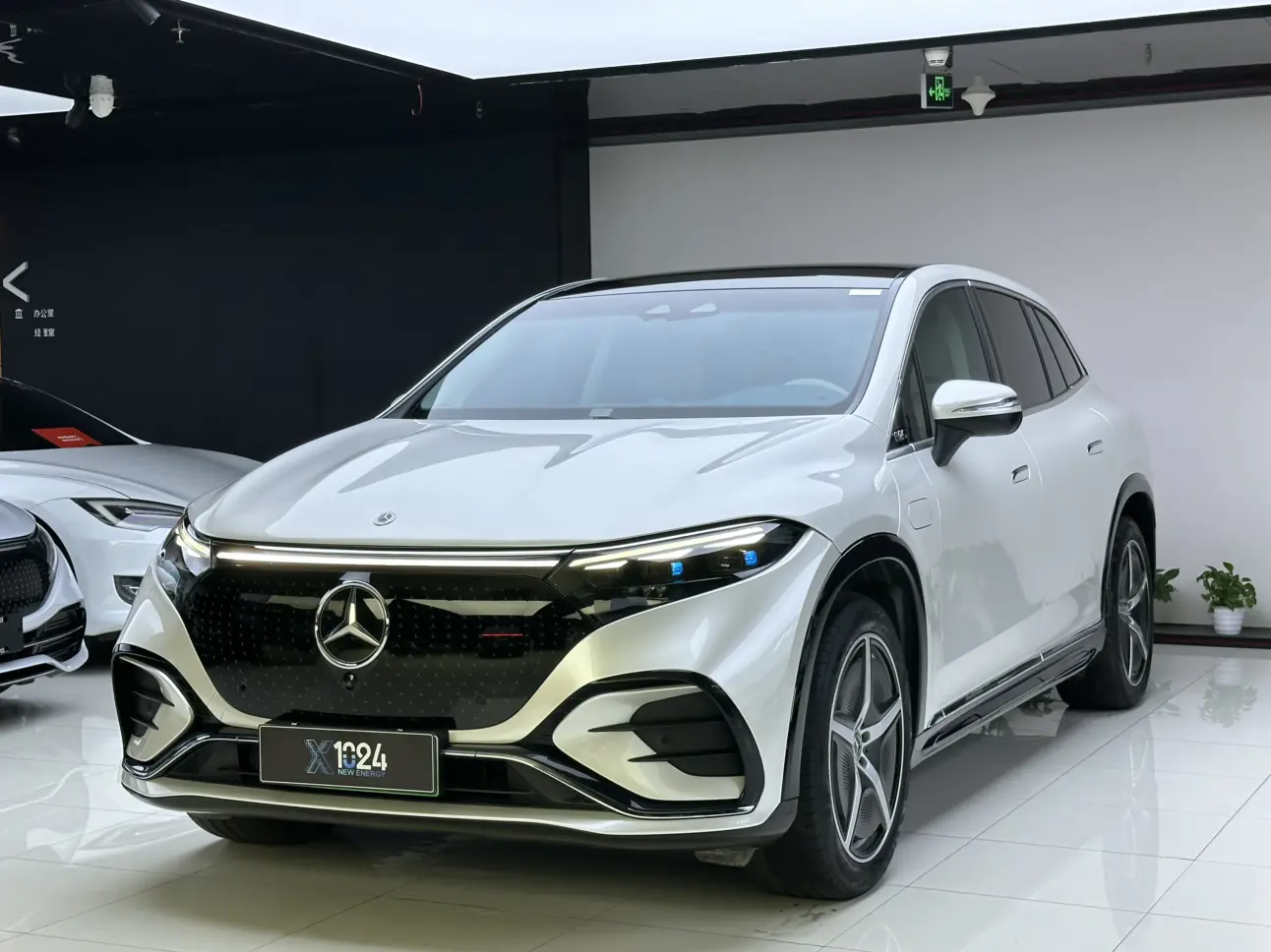 Mercedes-Benz EQS SUV