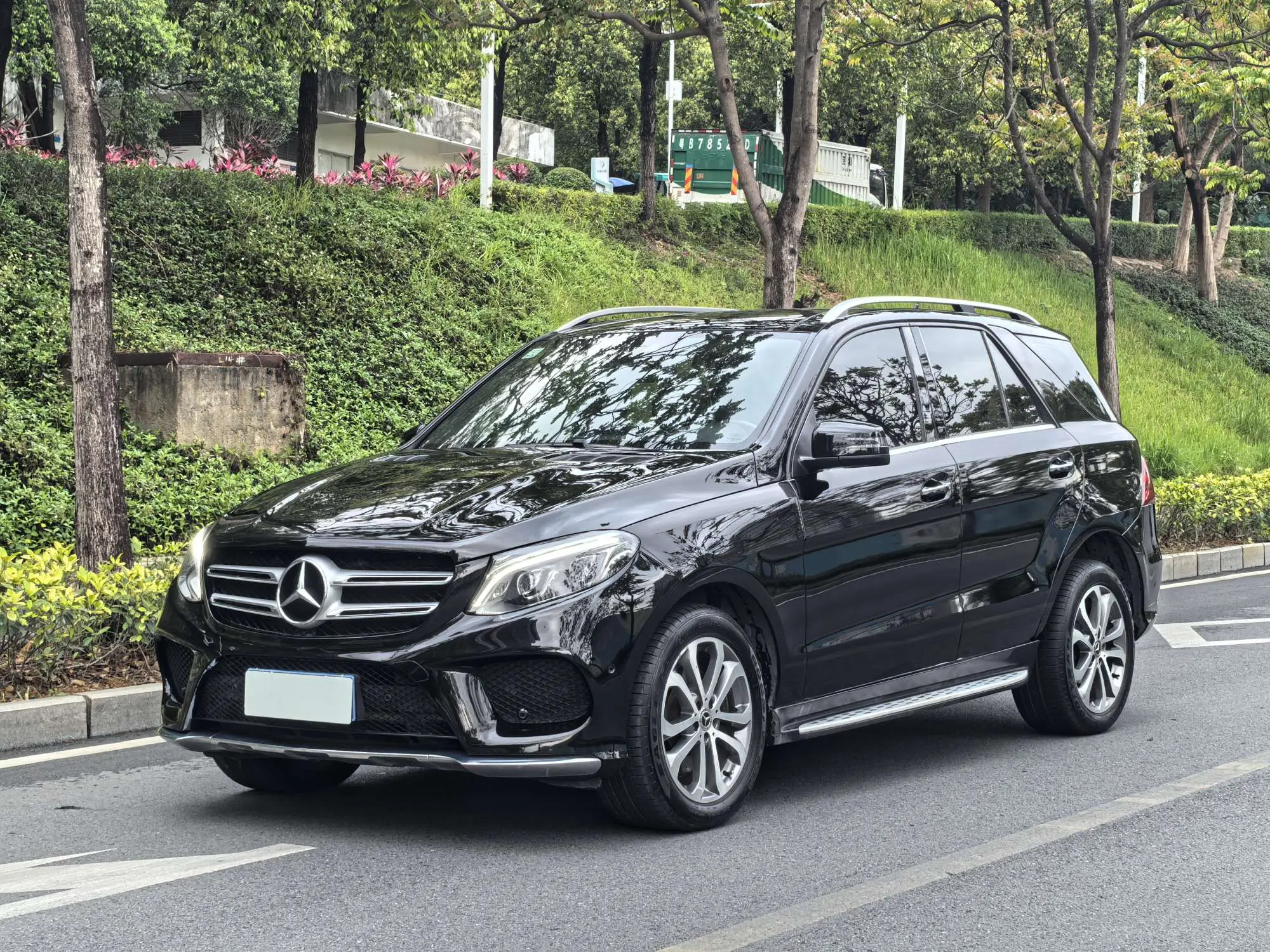 Mercedes-Benz GLE (Imported)