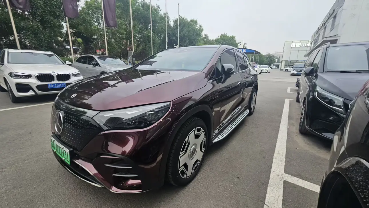 Mercedes-Benz EQE SUV
