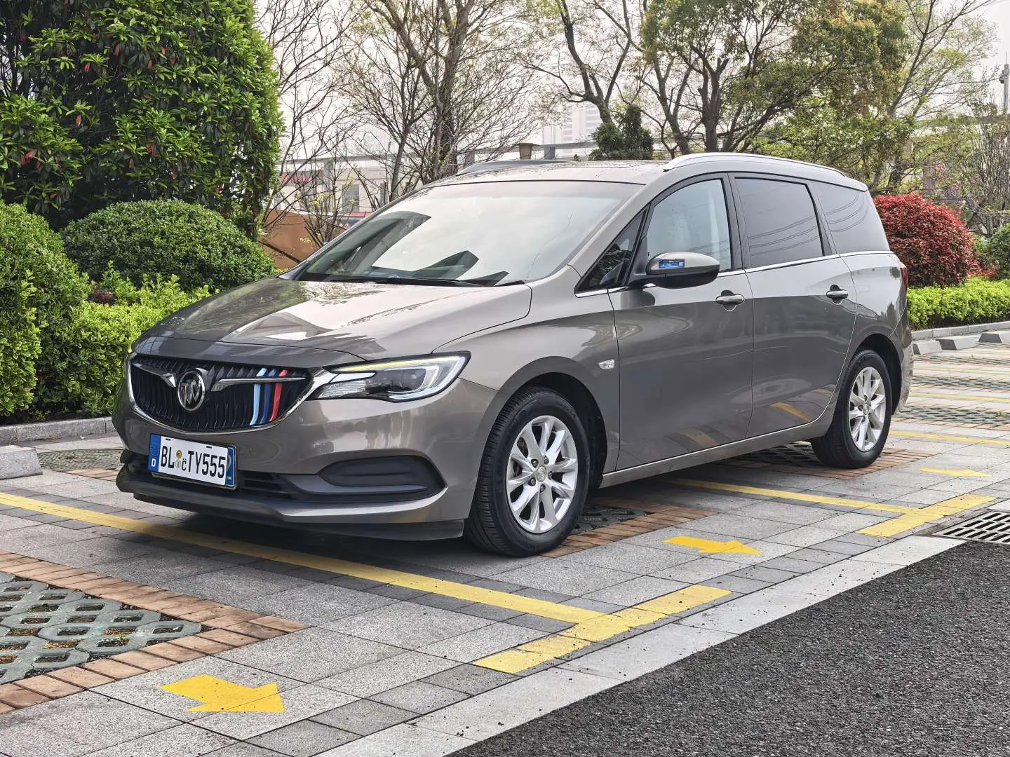 Buick GL6