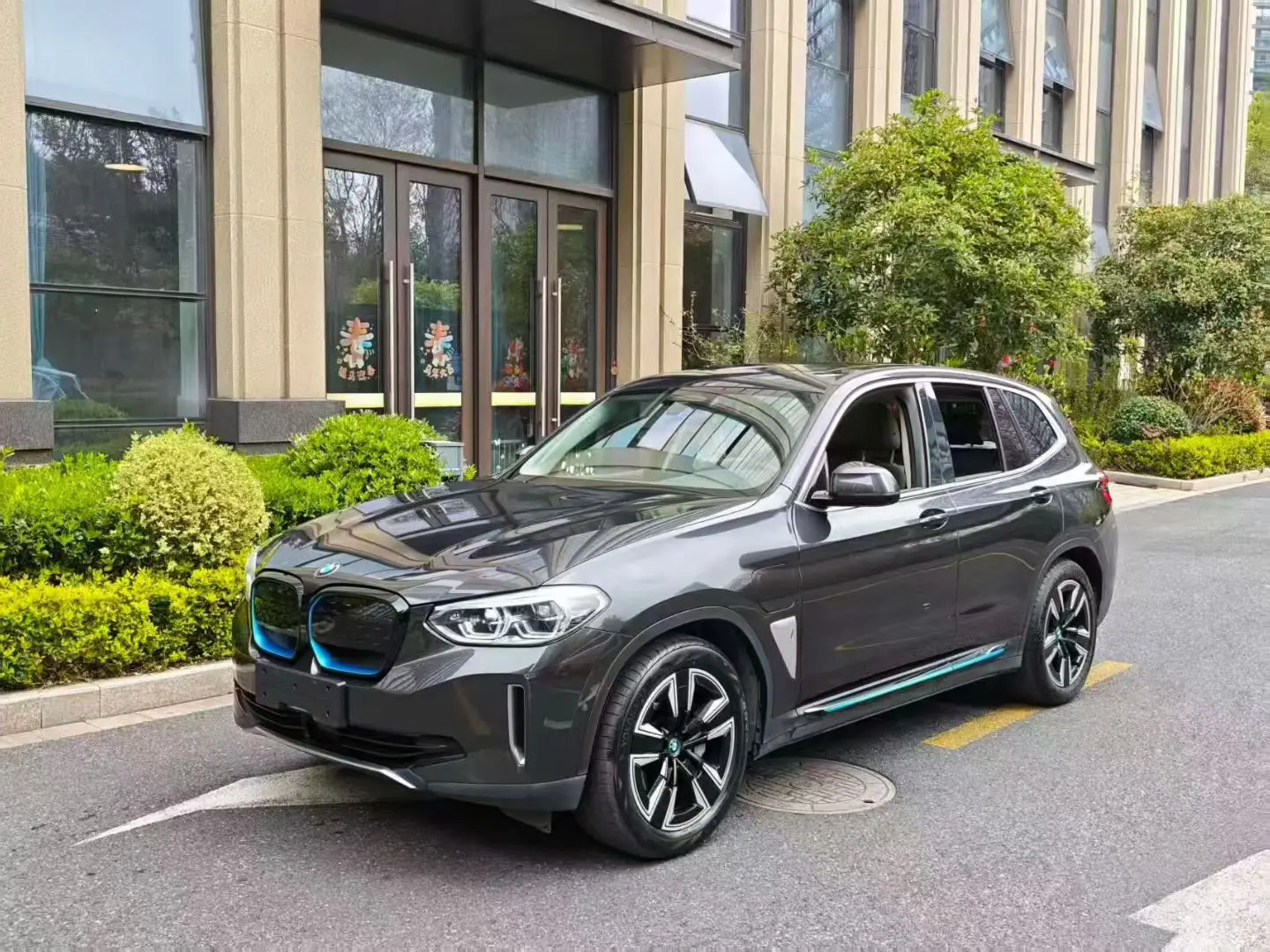 BMW iX3