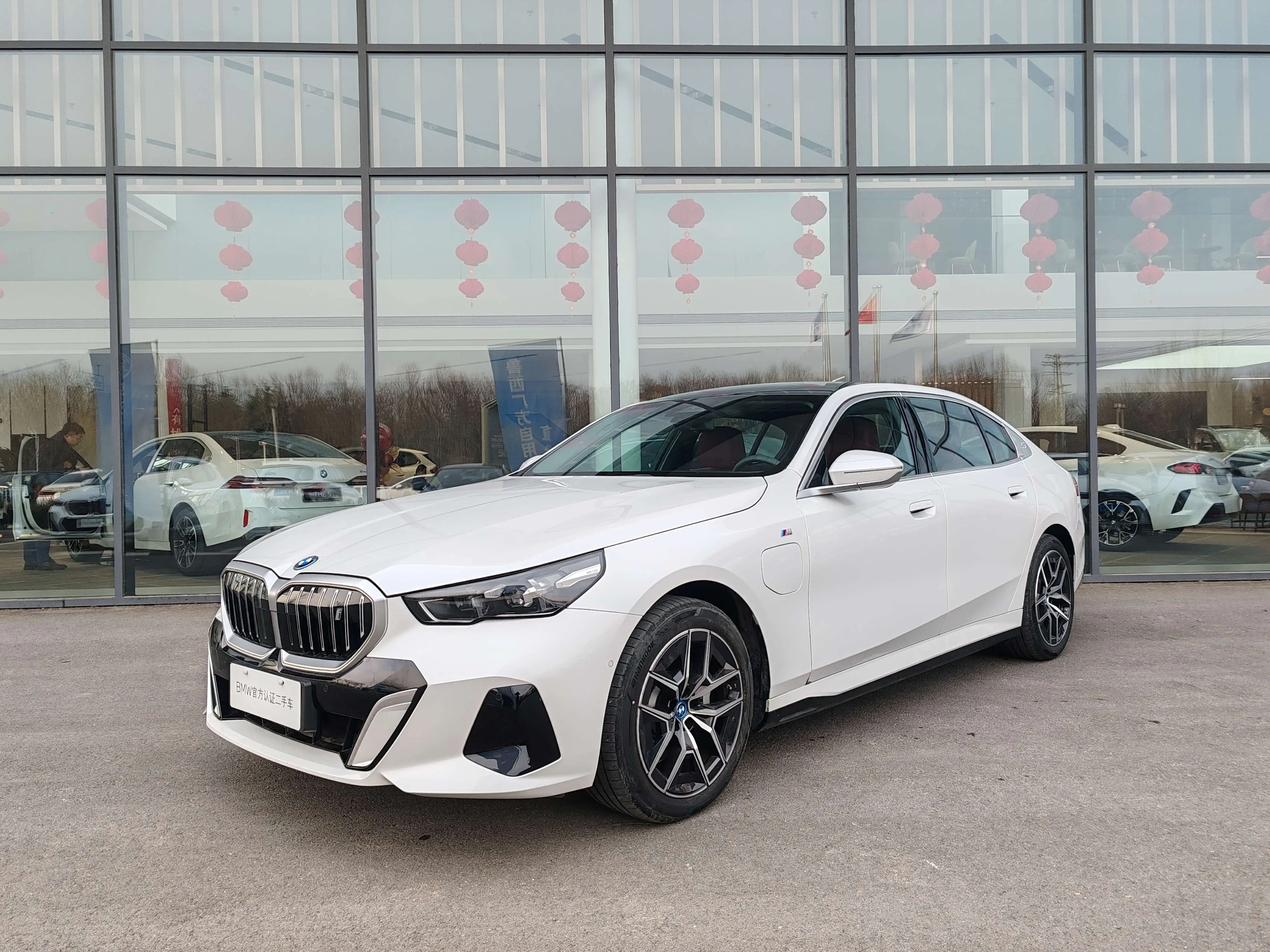 BMW i5