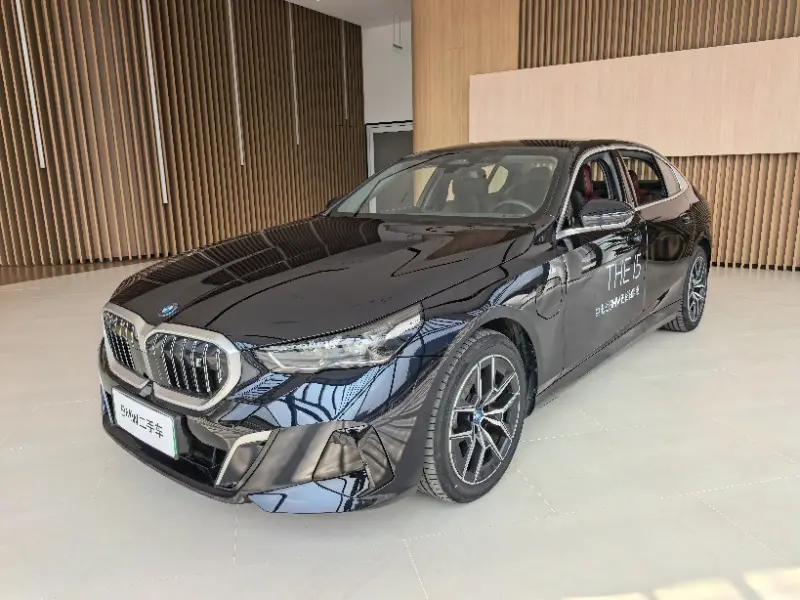 BMW i5