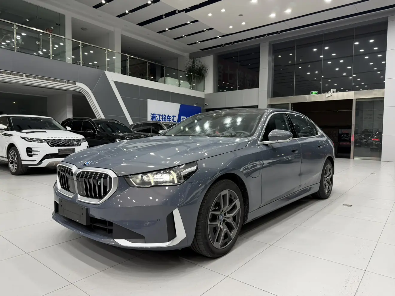 BMW i5