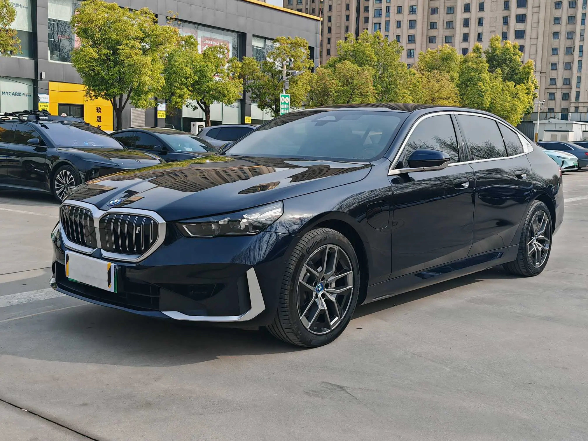 BMW i5