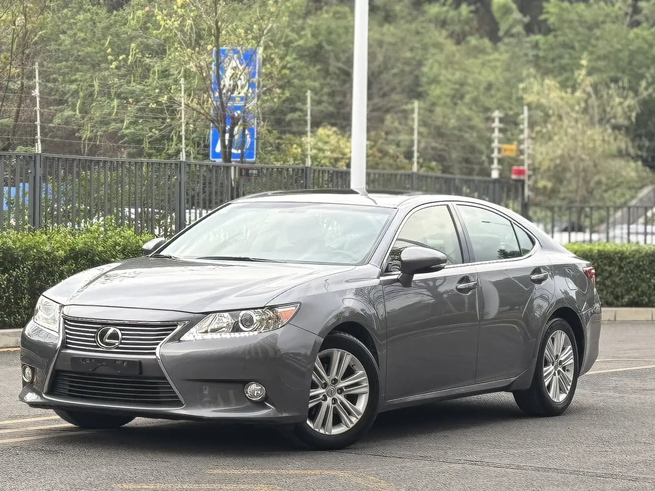 Lexus ES