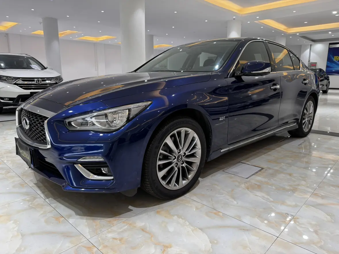 Infiniti Q50L