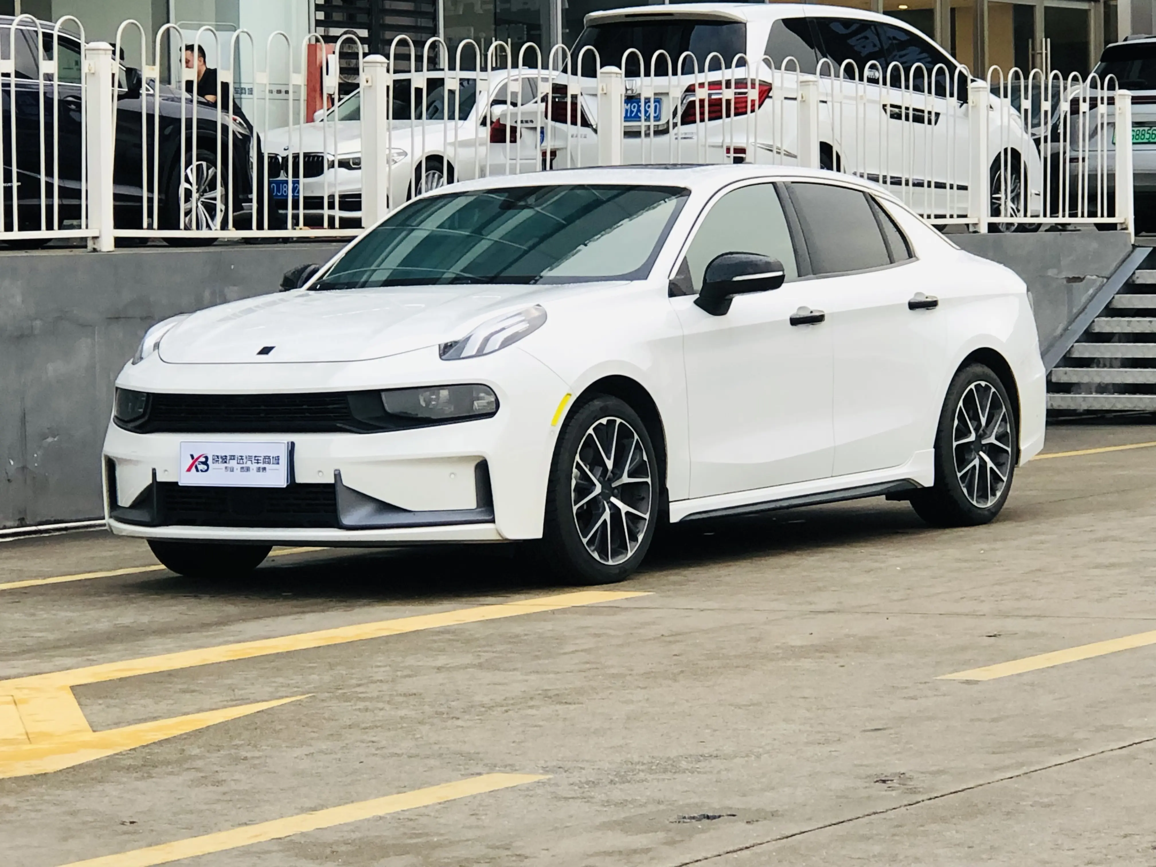 Lynk & Co 03