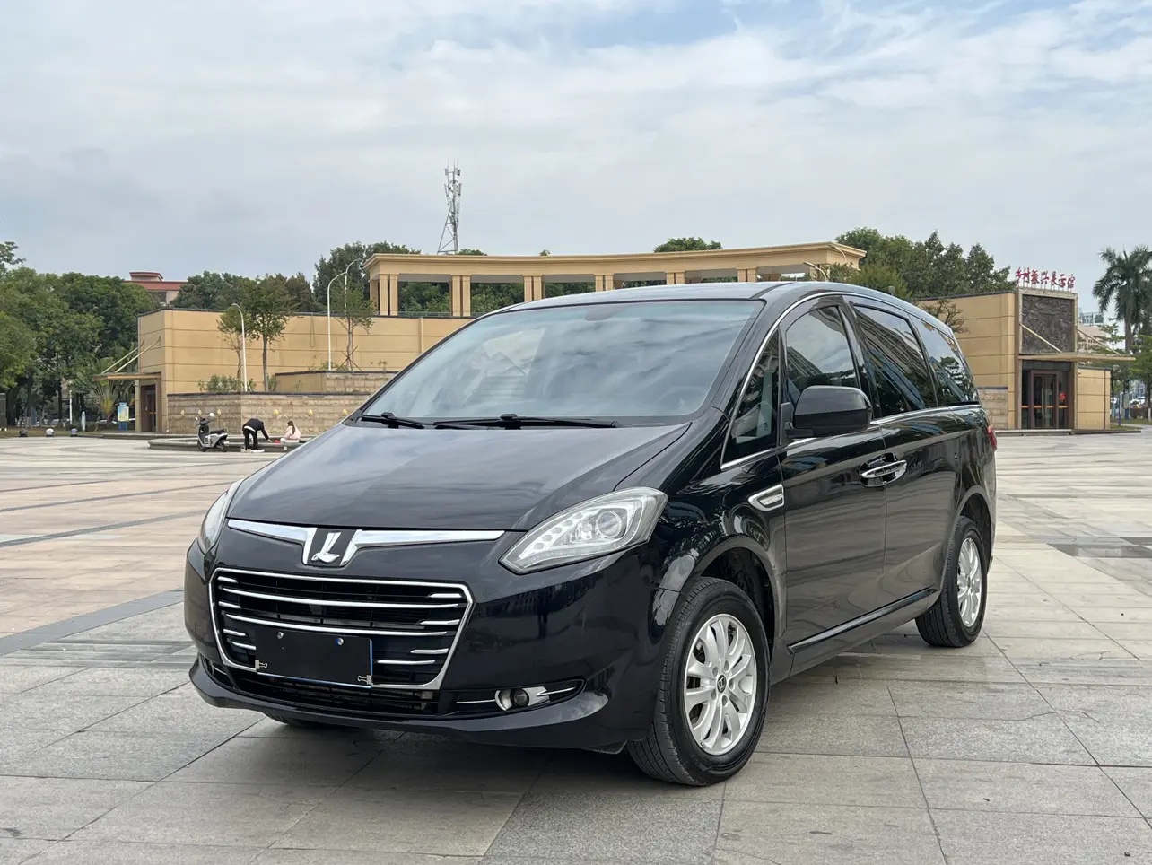 Nazhijie Da 7 MPV
