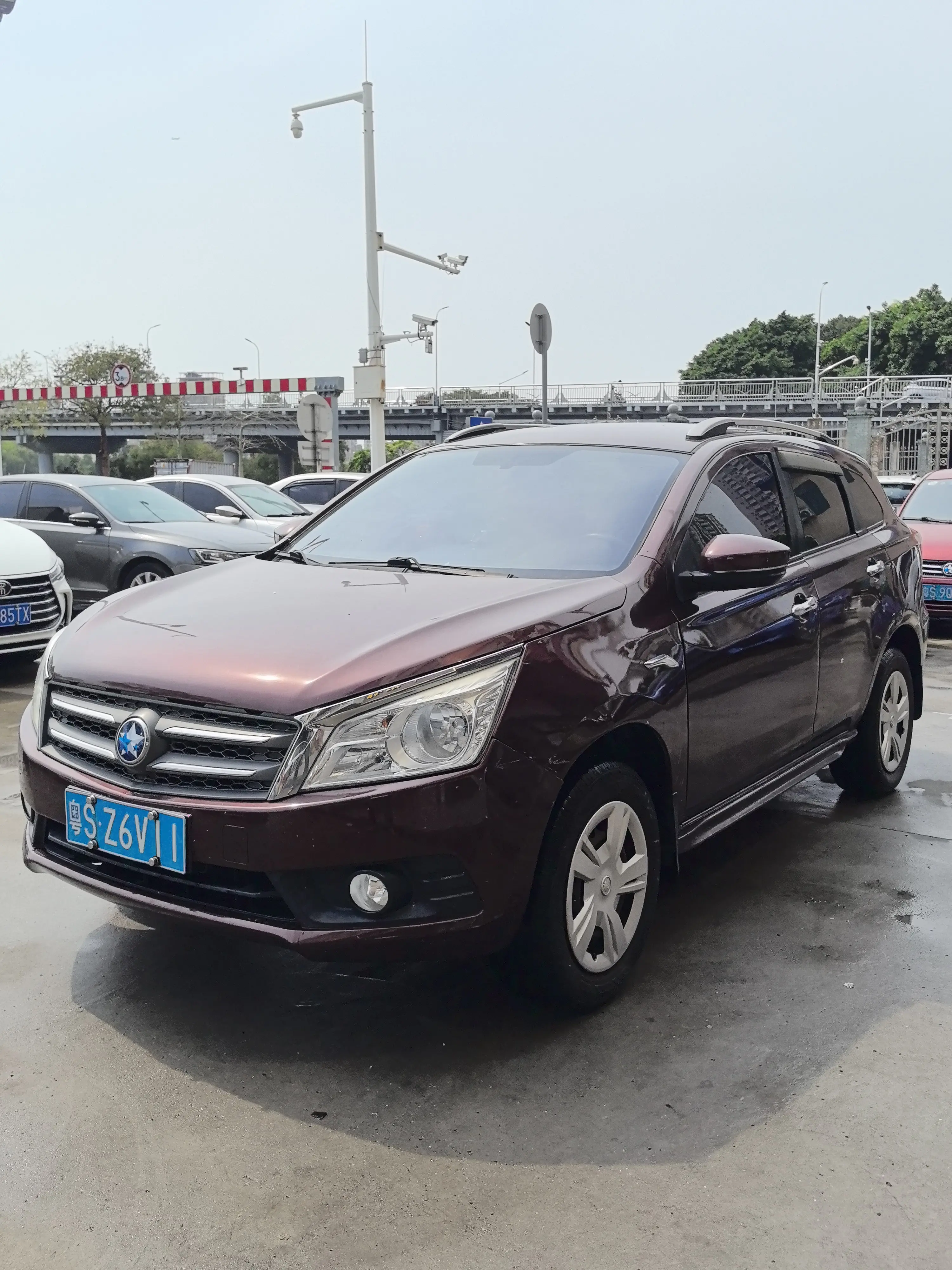 Kai Chen Venucia T70