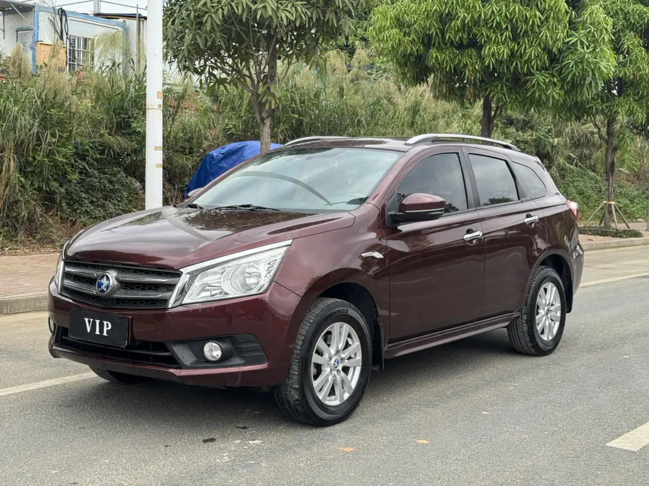 Kai Chen Venucia T70