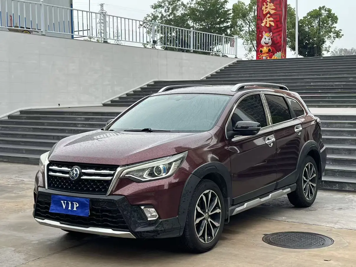 Kai Chen Venucia T70