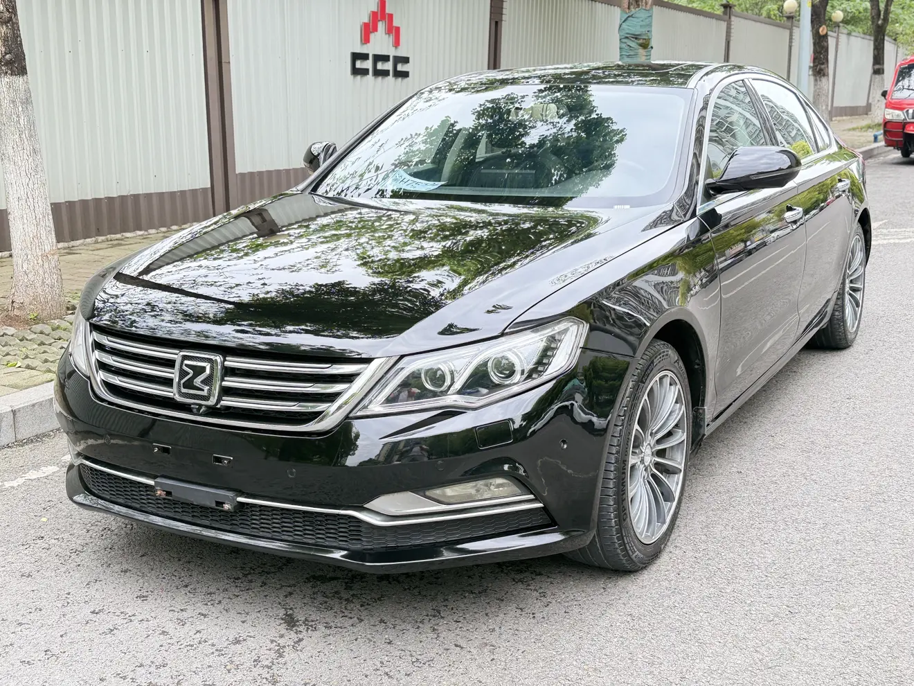 Zotye Z700