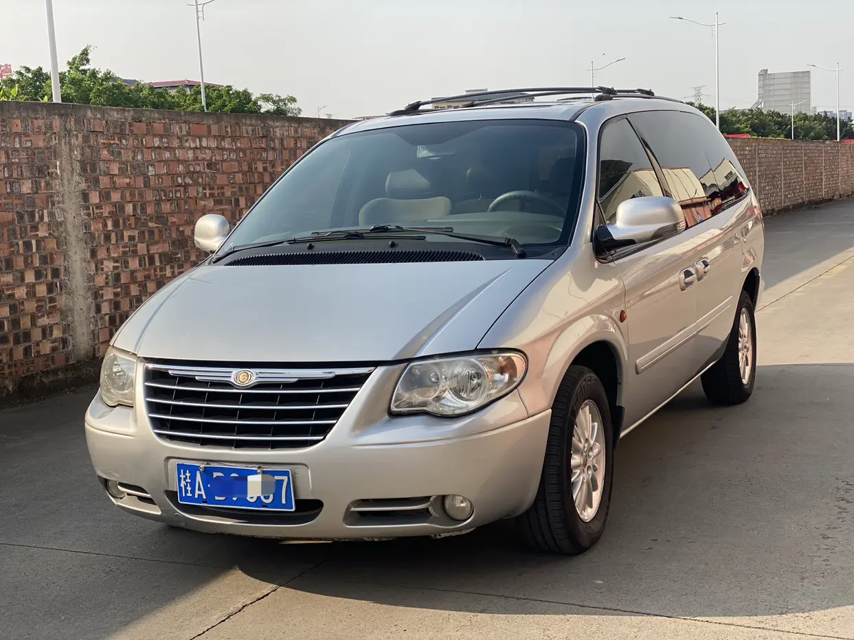 Chrysler Grand Dragon