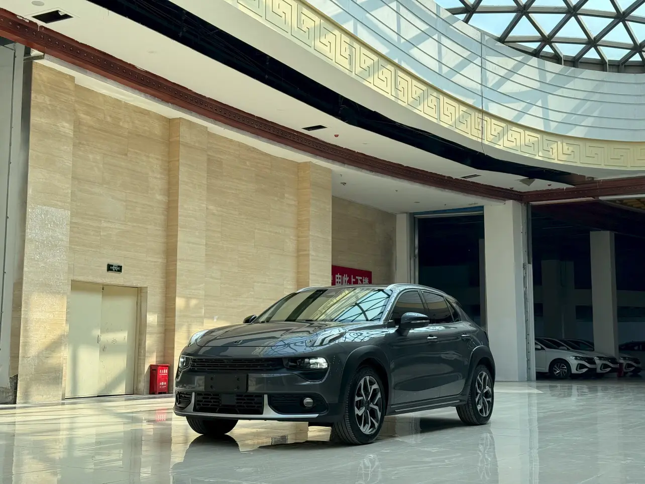 Lynk & Co 02