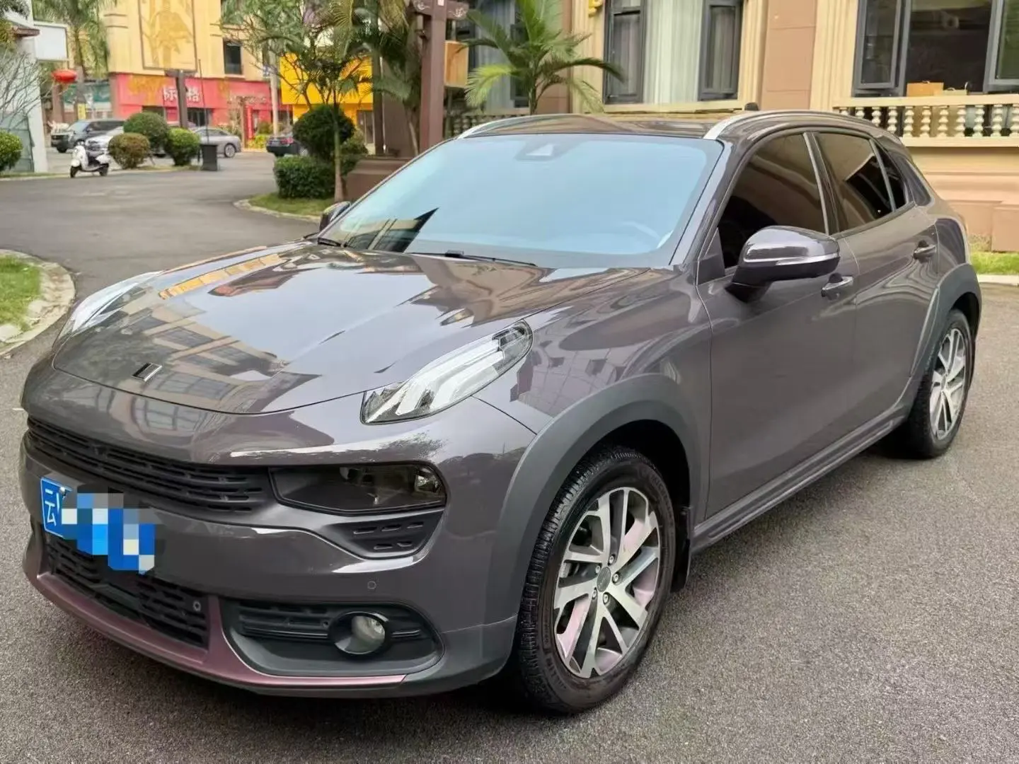 Lynk & Co 02