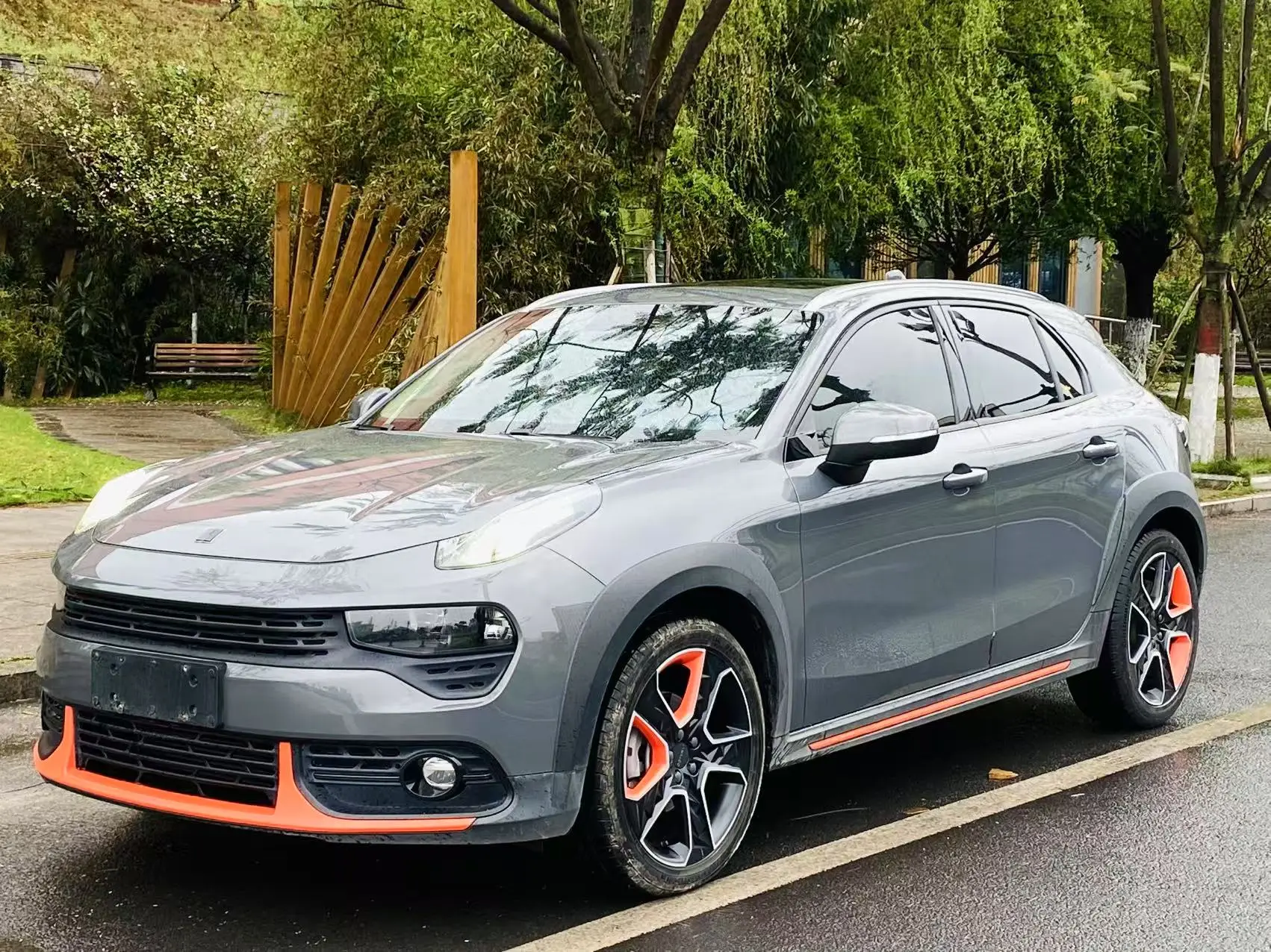 Lynk & Co 02