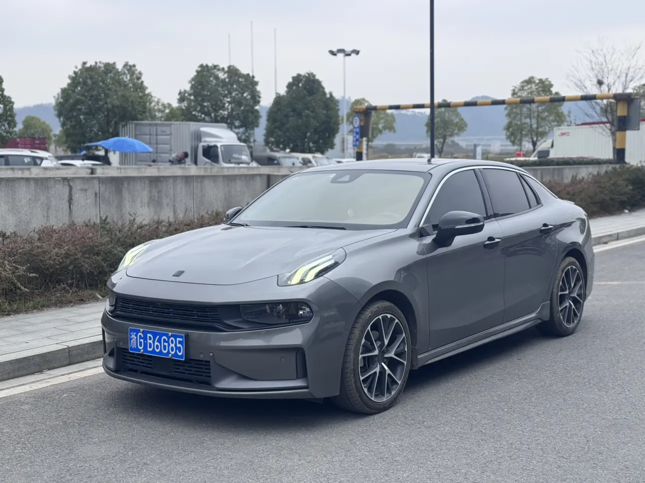 Lynk & Co 03