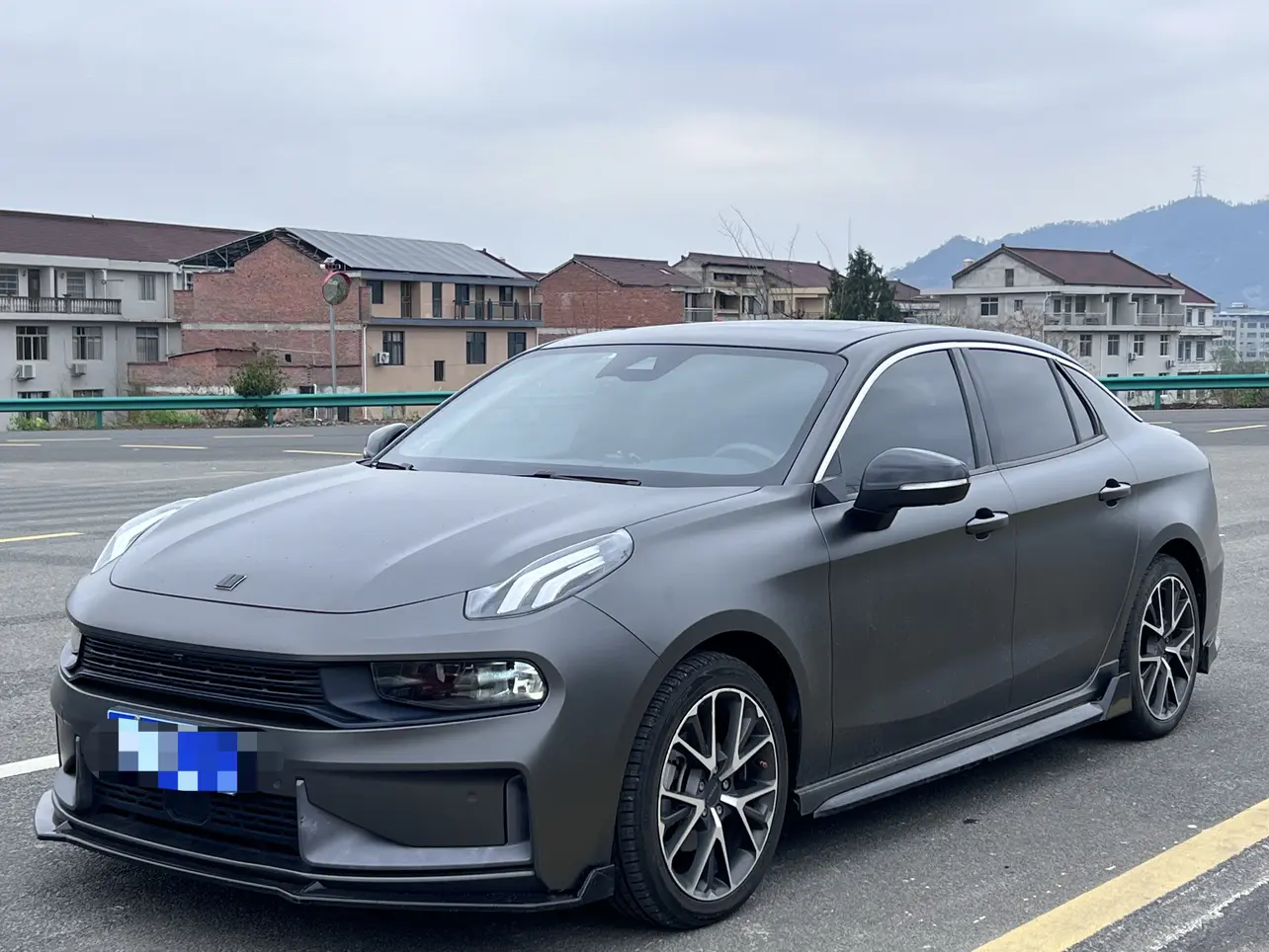 Lynk & Co 03