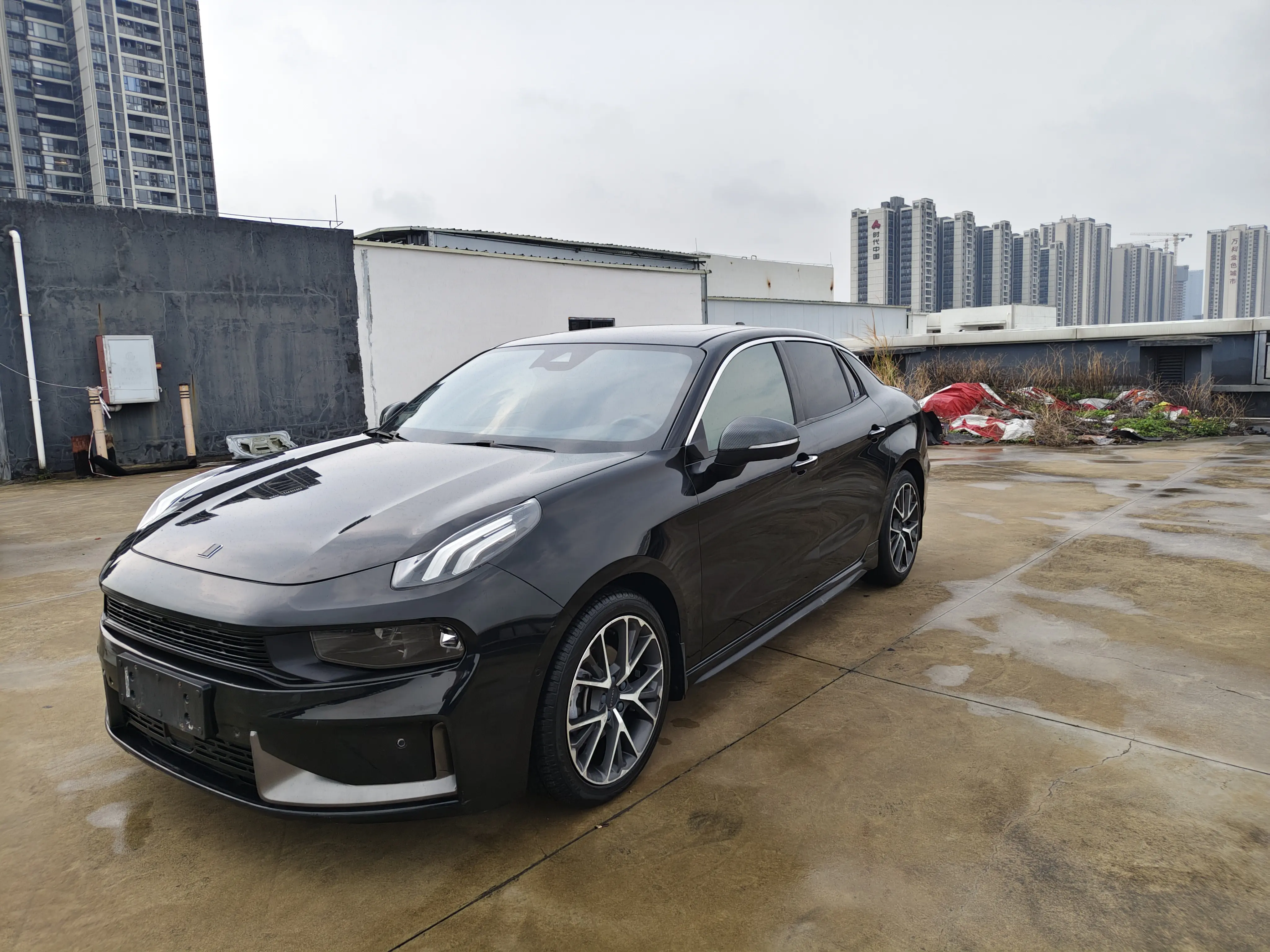 Lynk & Co 03