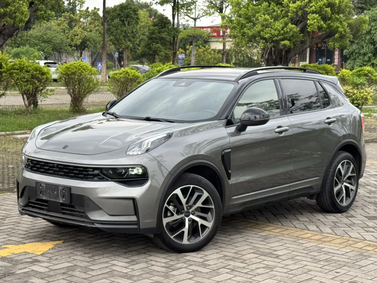 Lynk & Co 01