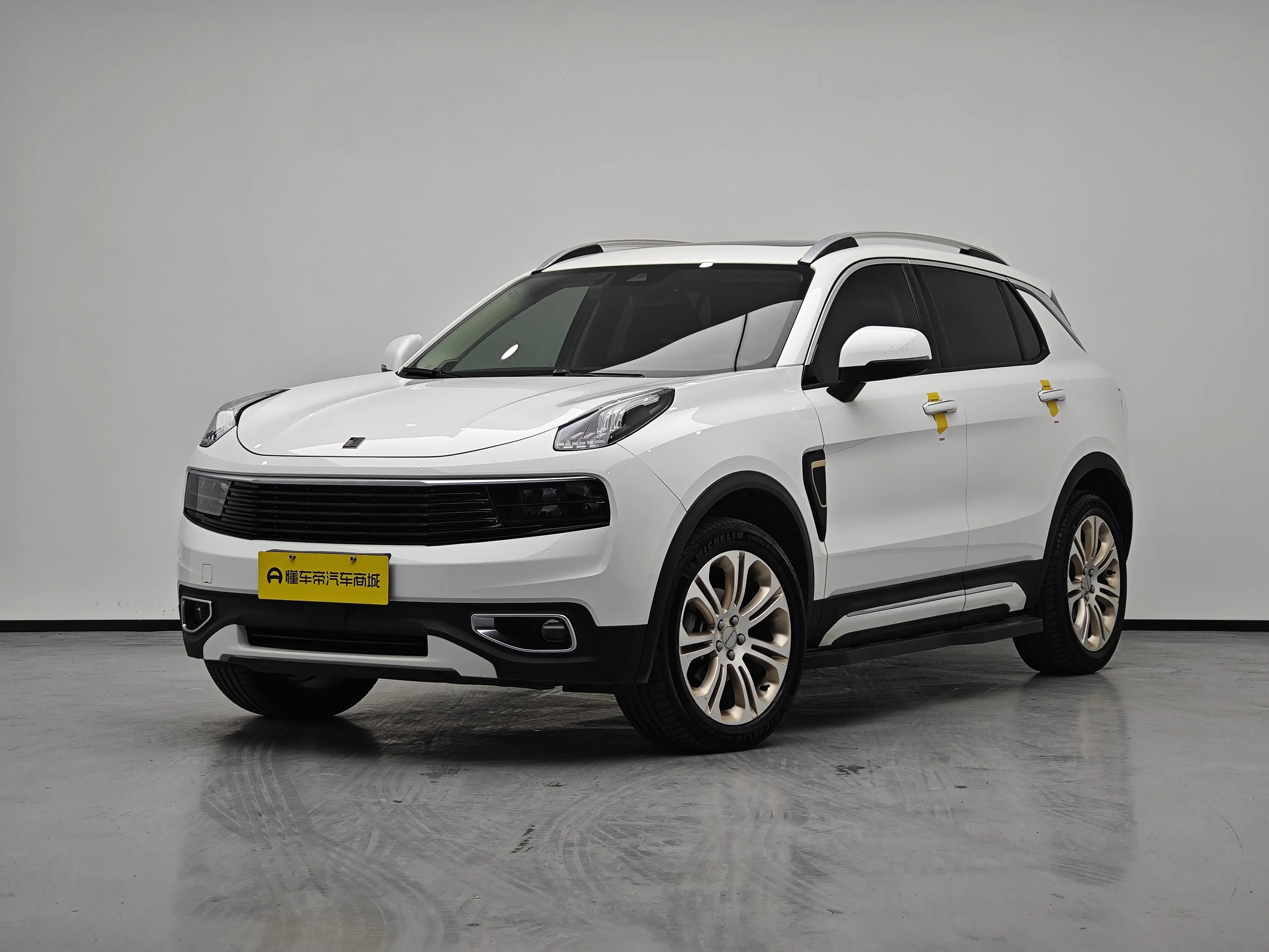Lynk & Co 01