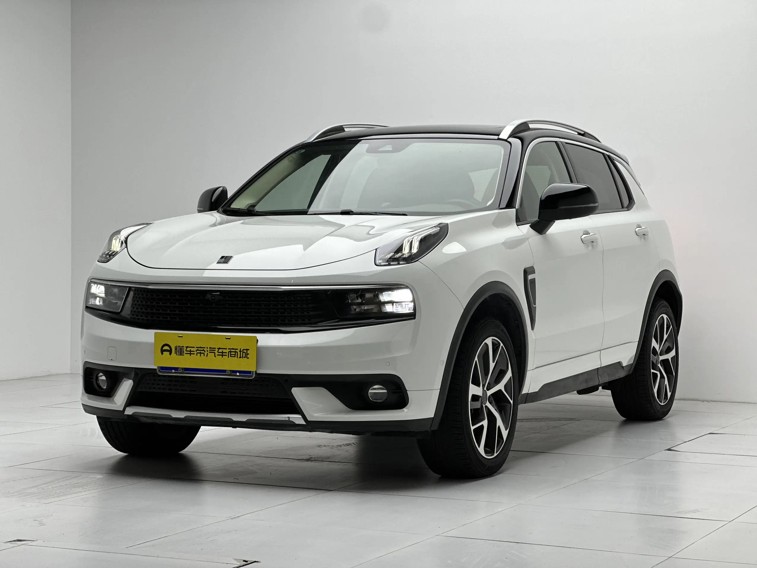 Lynk & Co 01