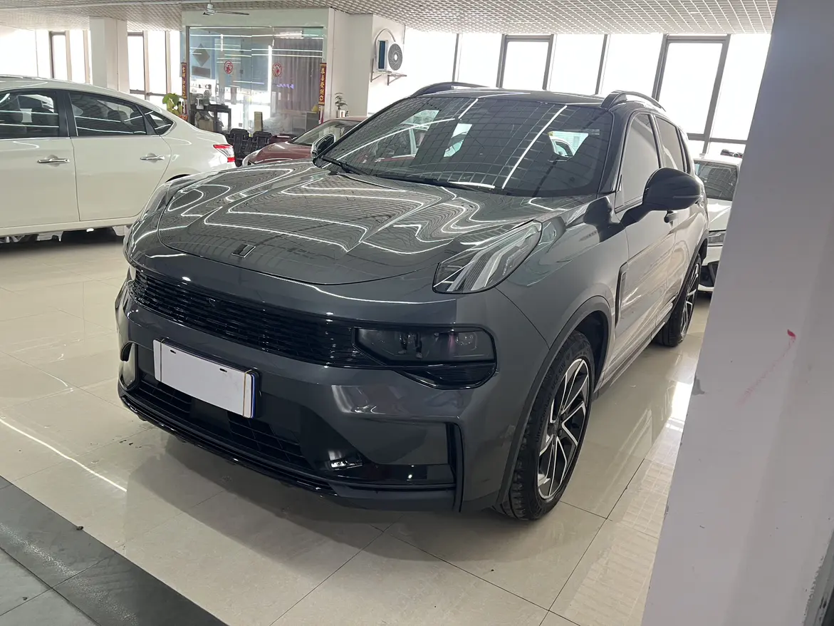 Lynk & Co 01