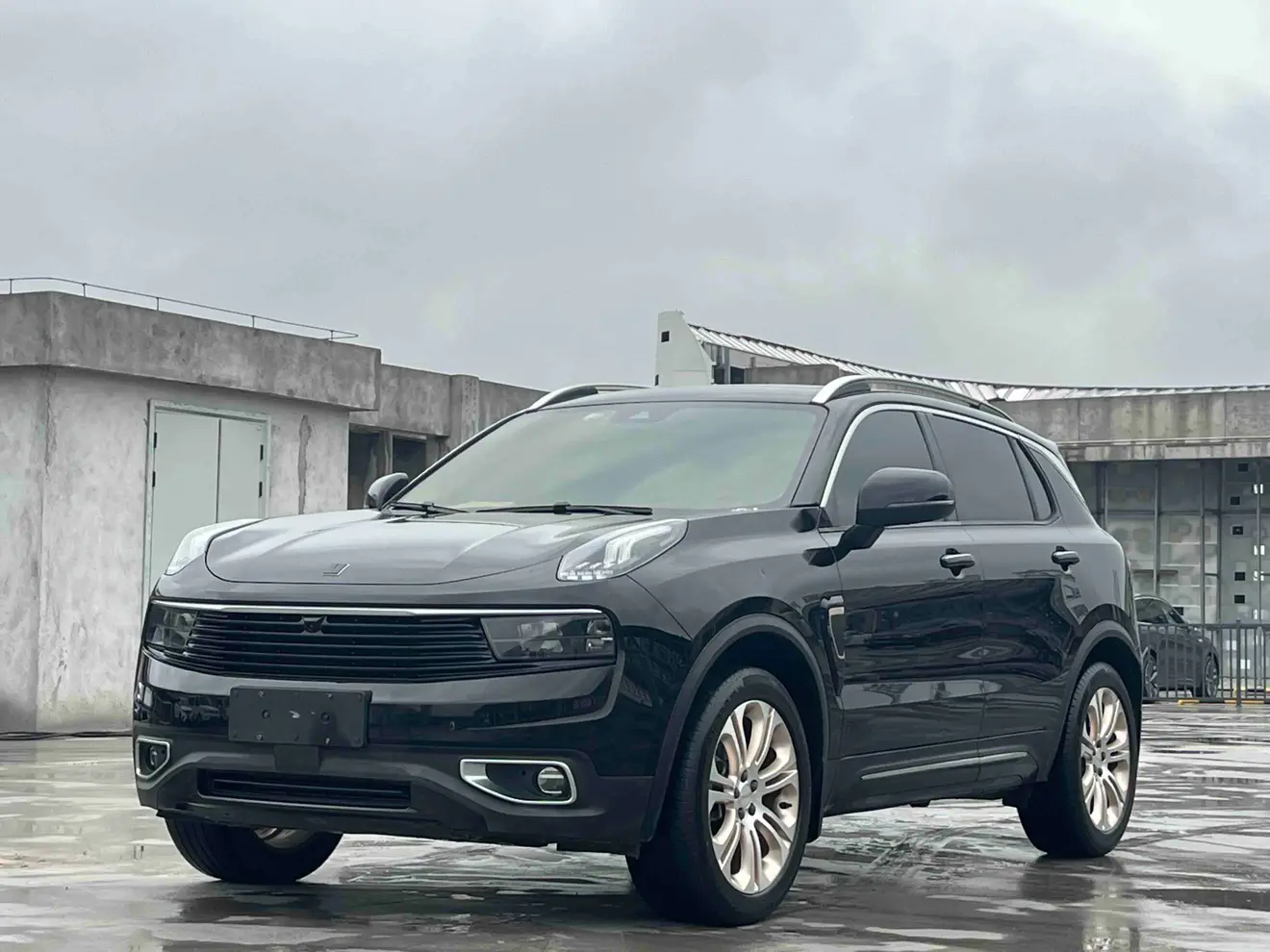 Lynk & Co 01