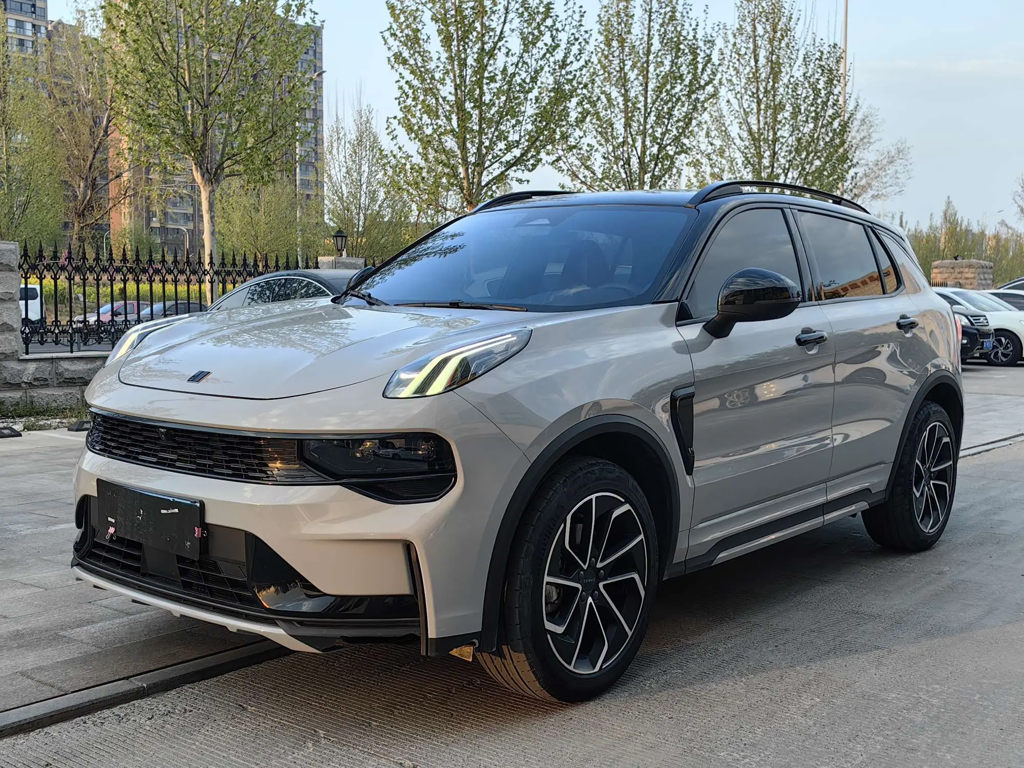 Lynk & Co 01