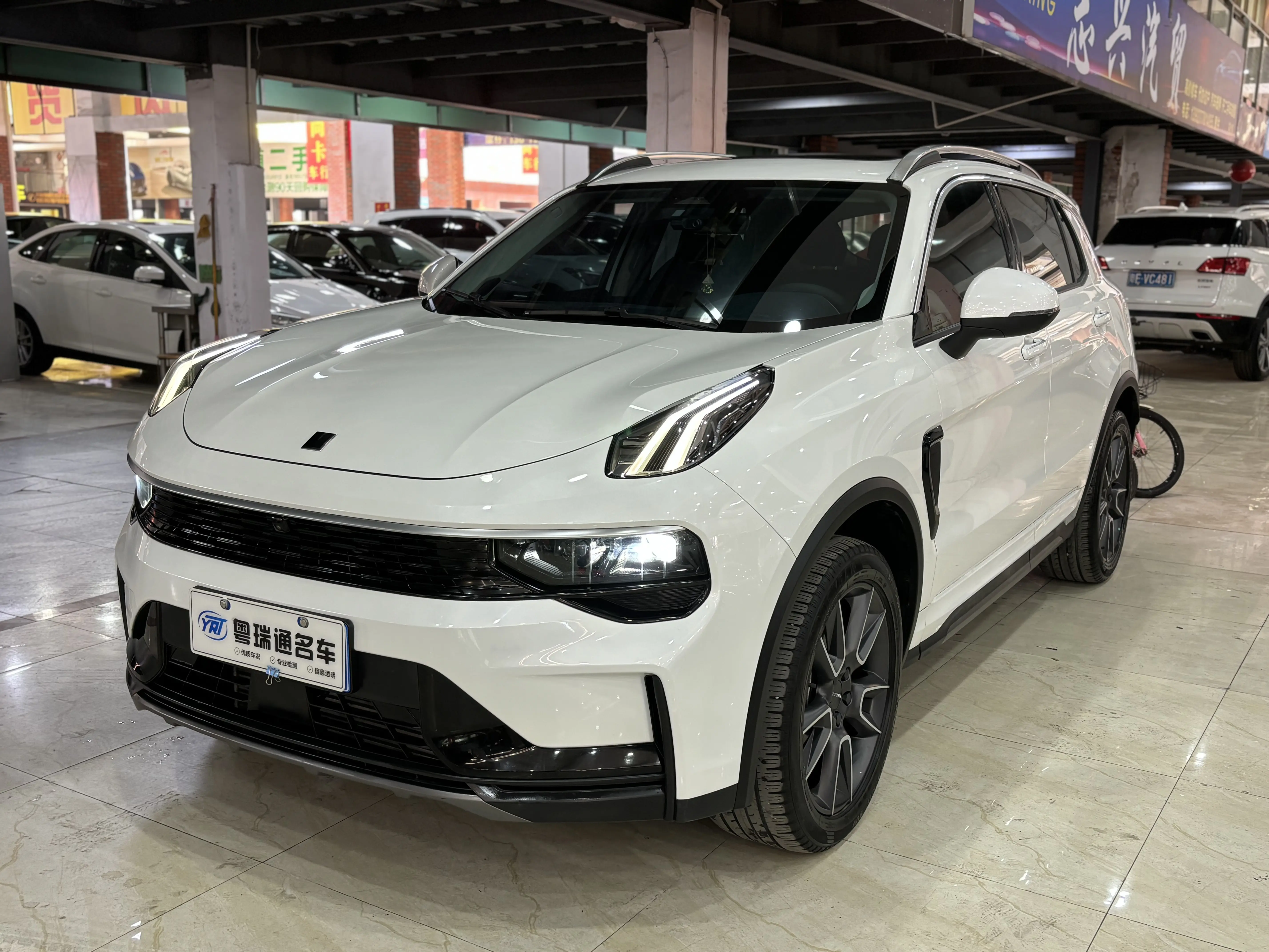 Lynk & Co 01