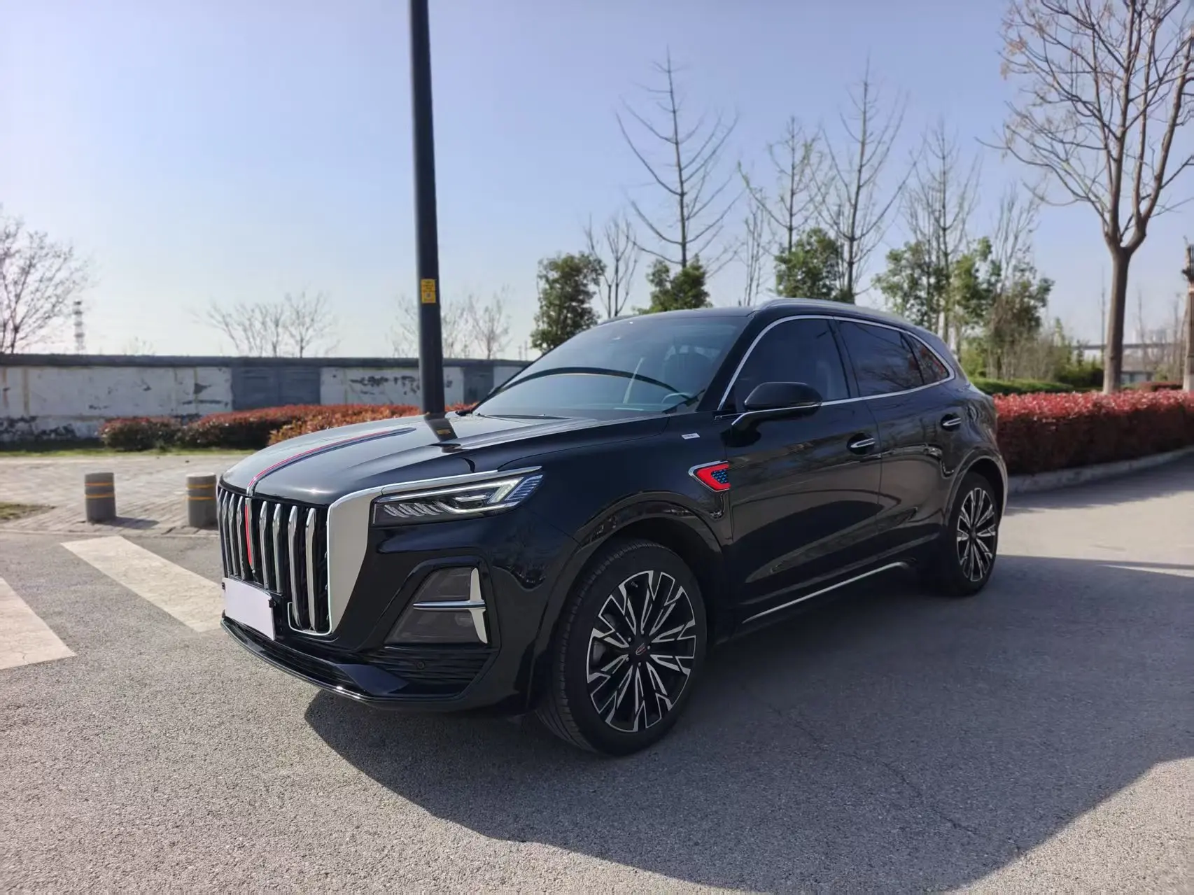 Hongqi HS5
