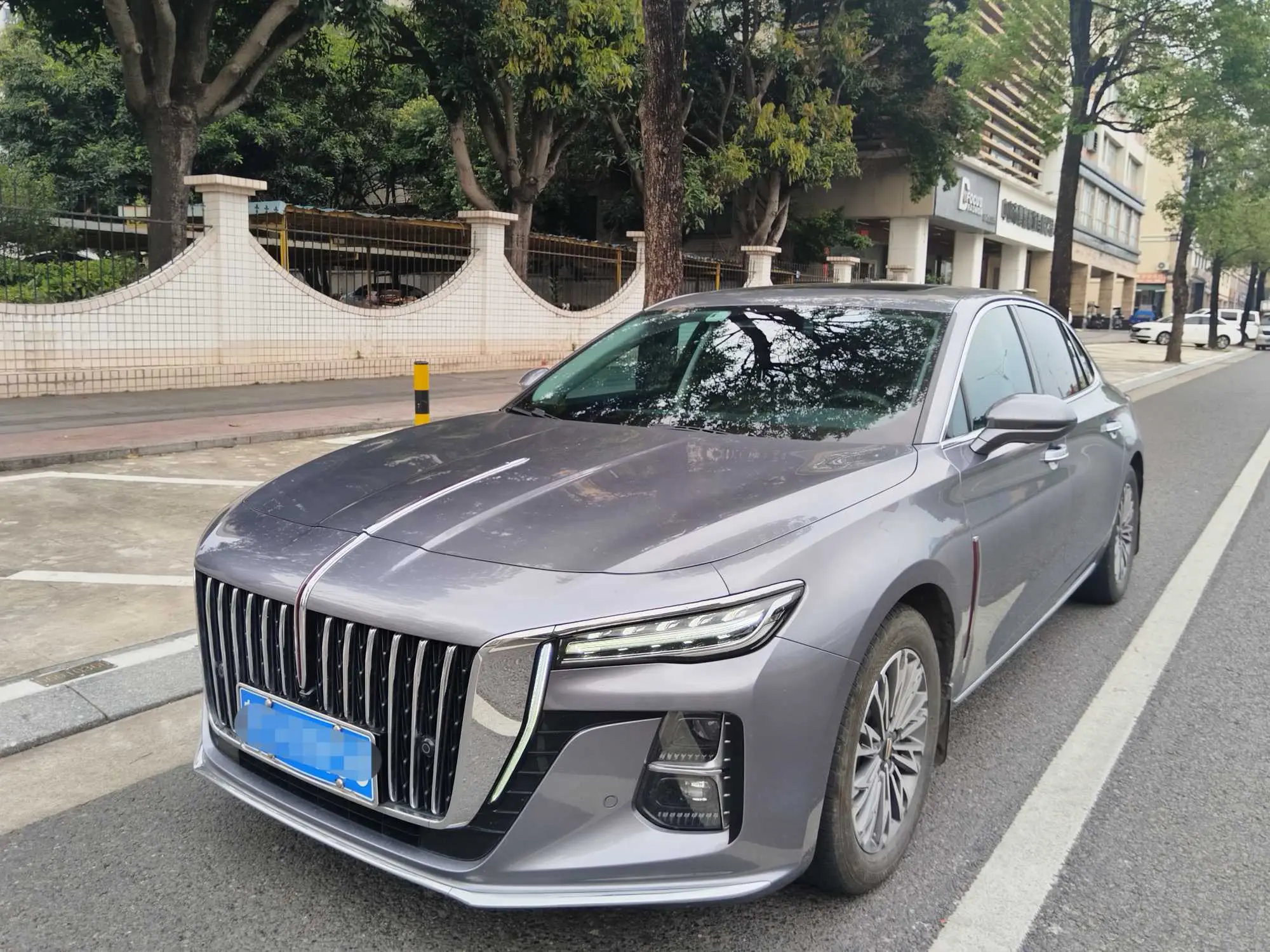 Hongqi H5