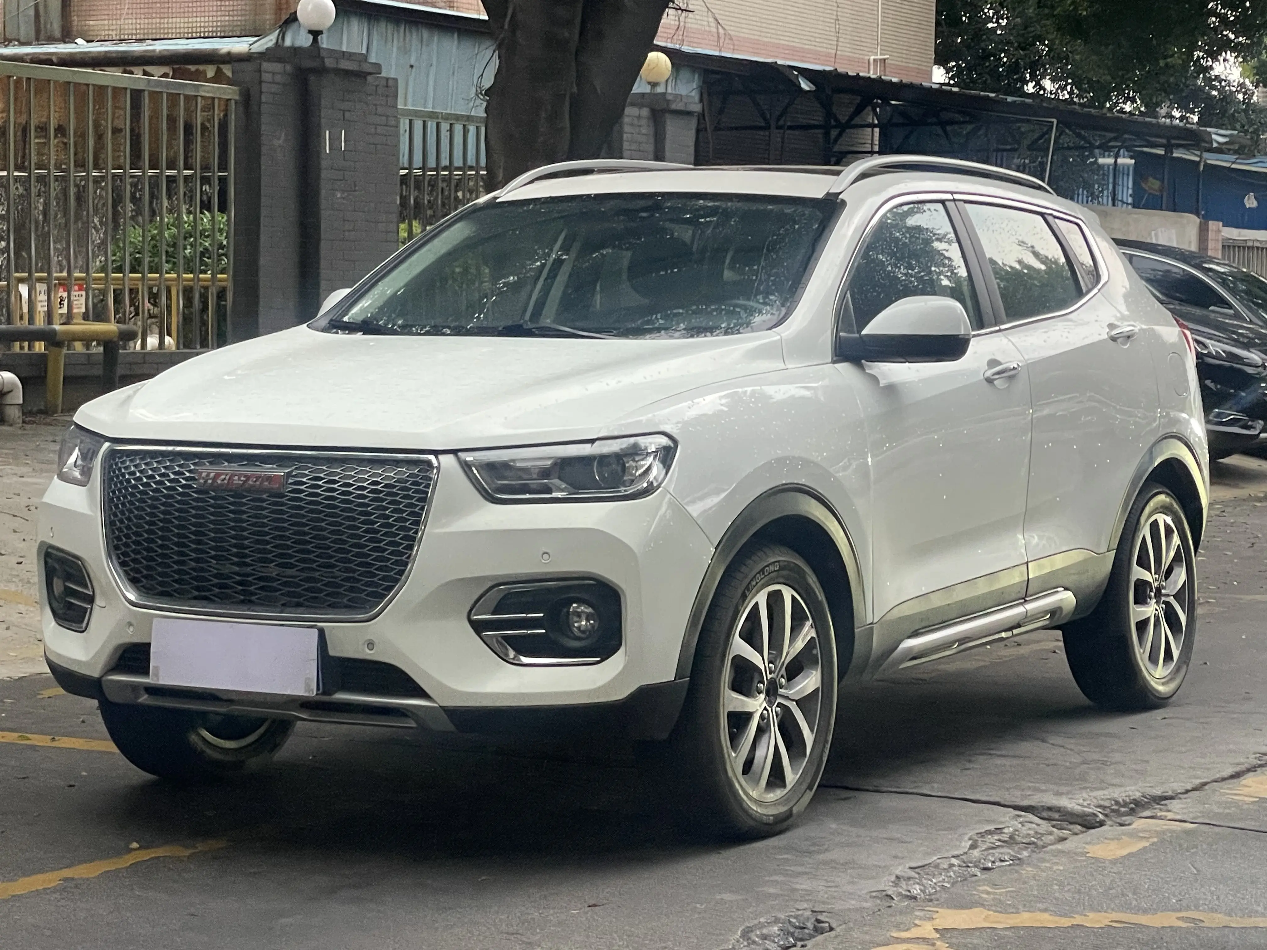 Haval H2s