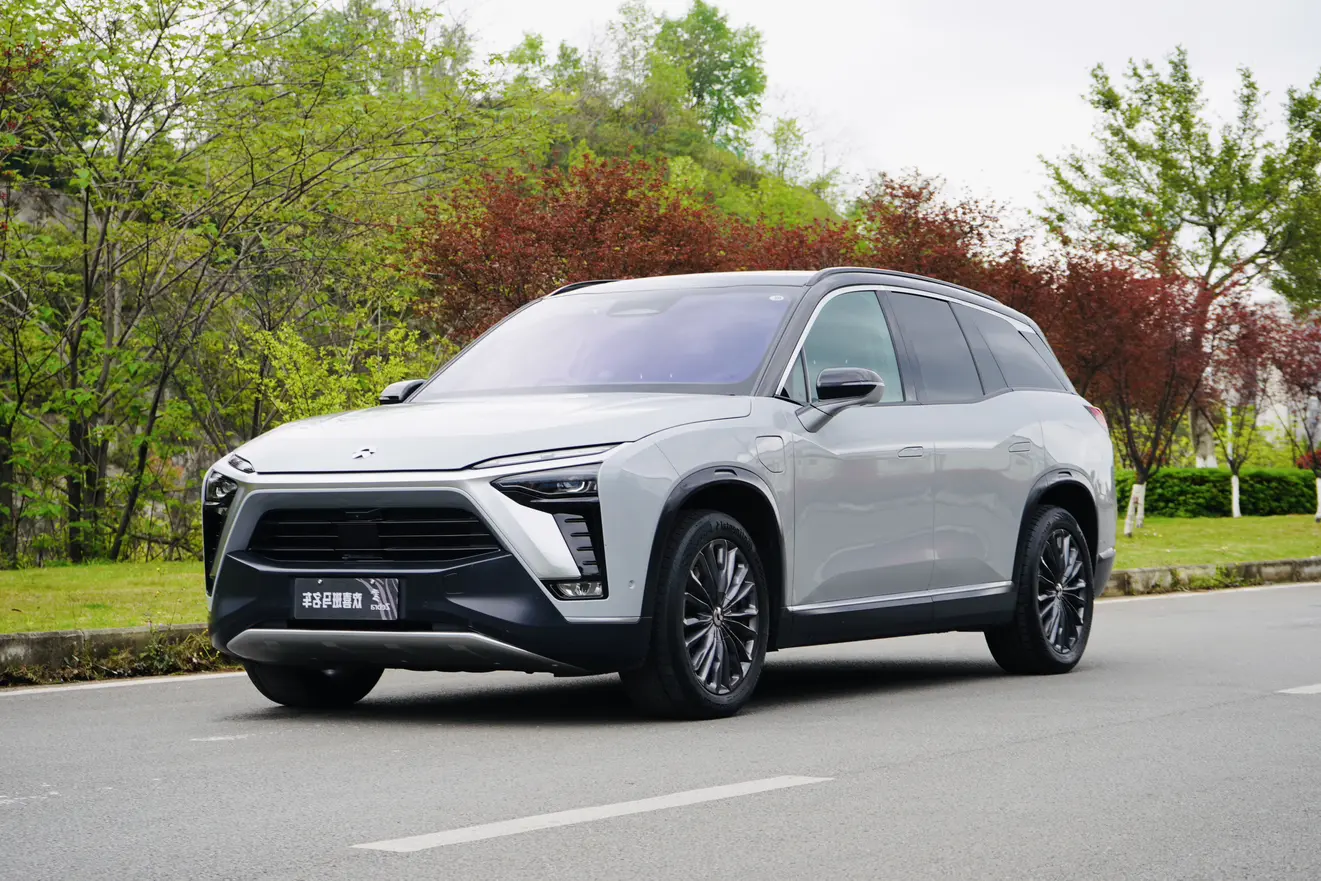 NIO ES8