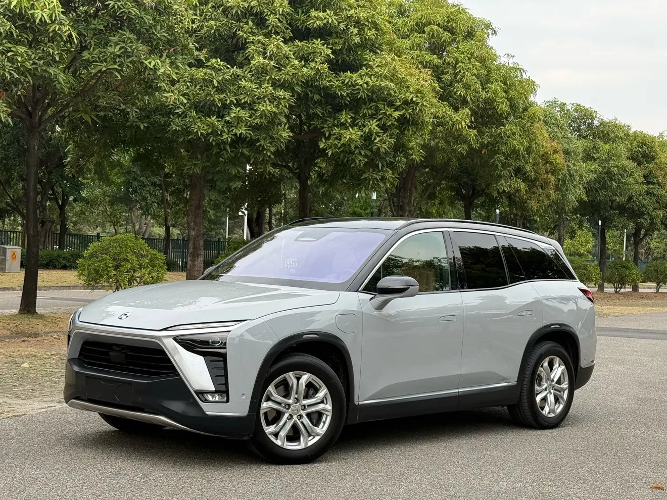 NIO ES8