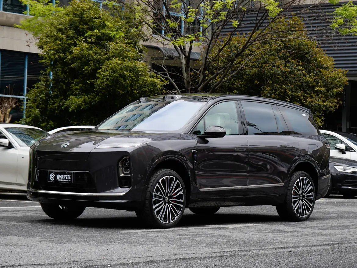 NIO ES8