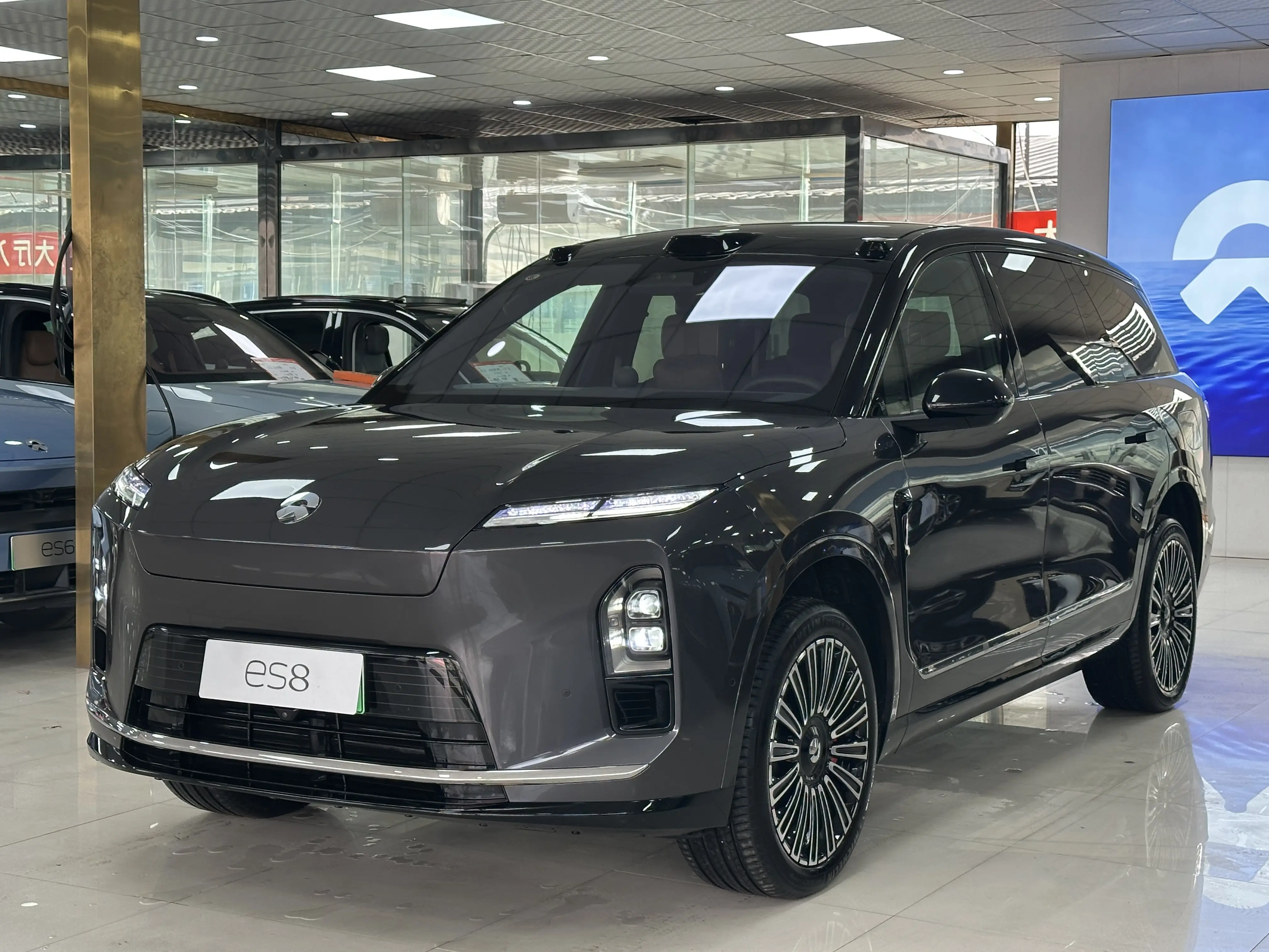 NIO ES8