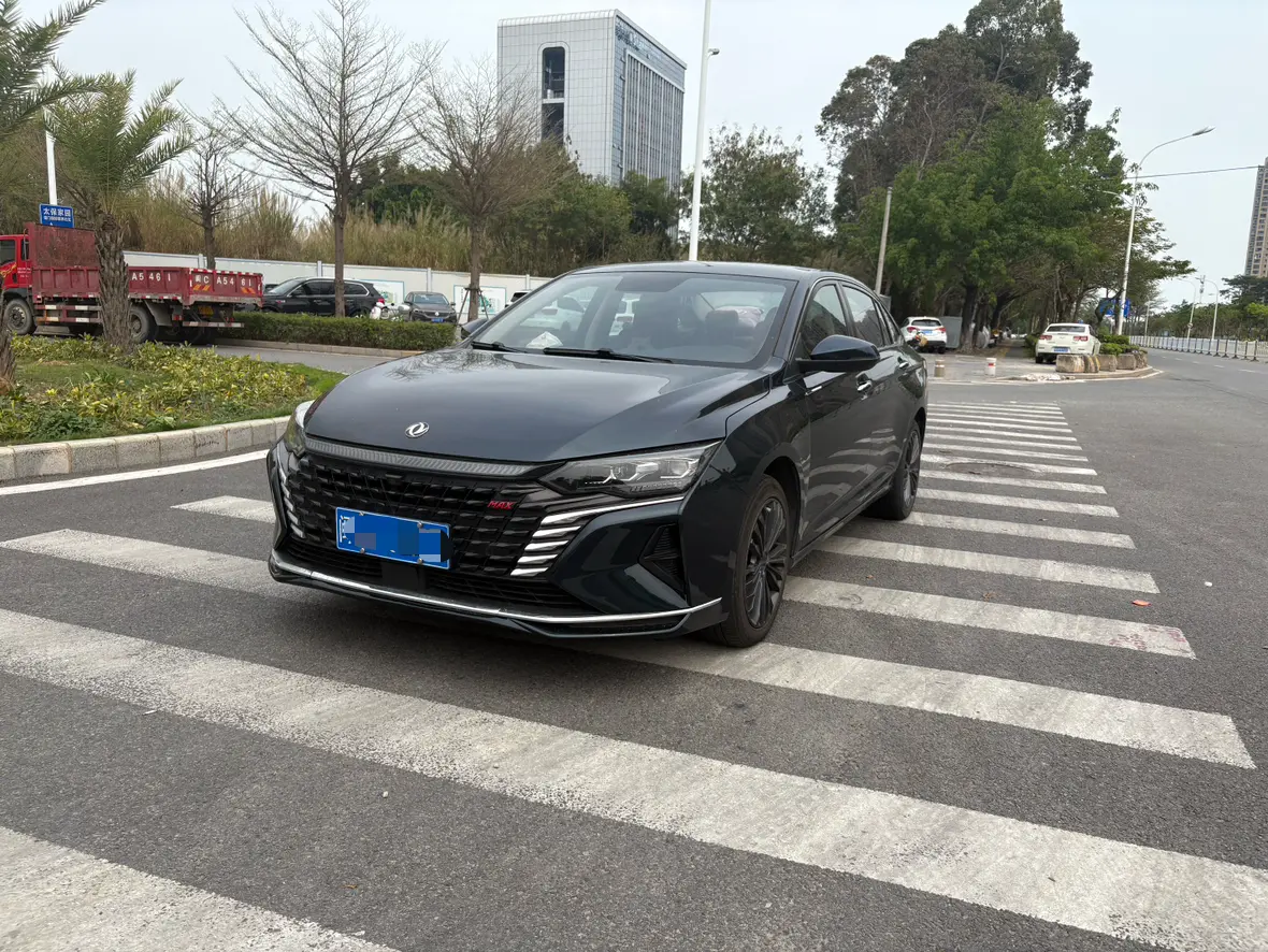 Dongfeng Yixuan MAX