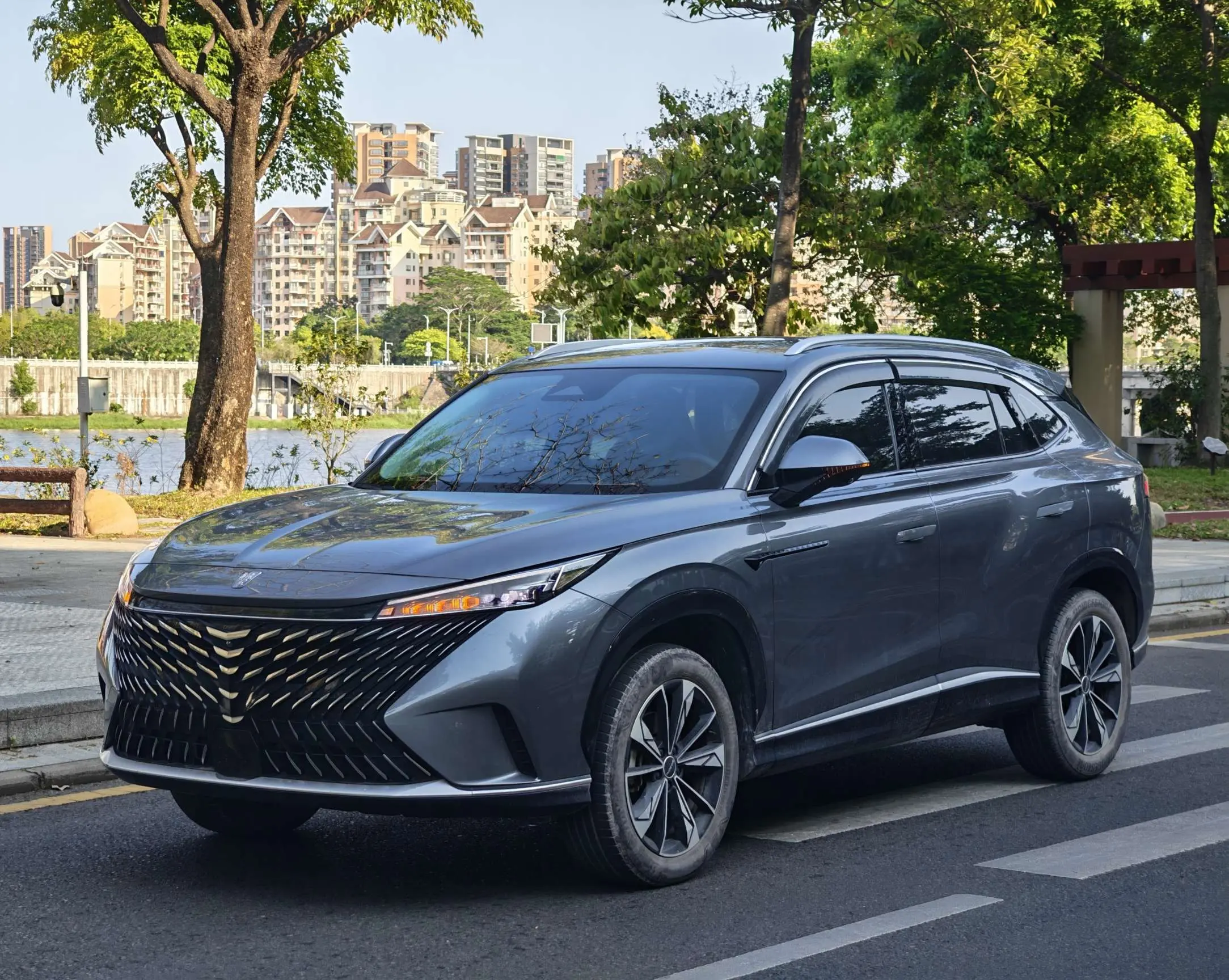 Roewe RX5
