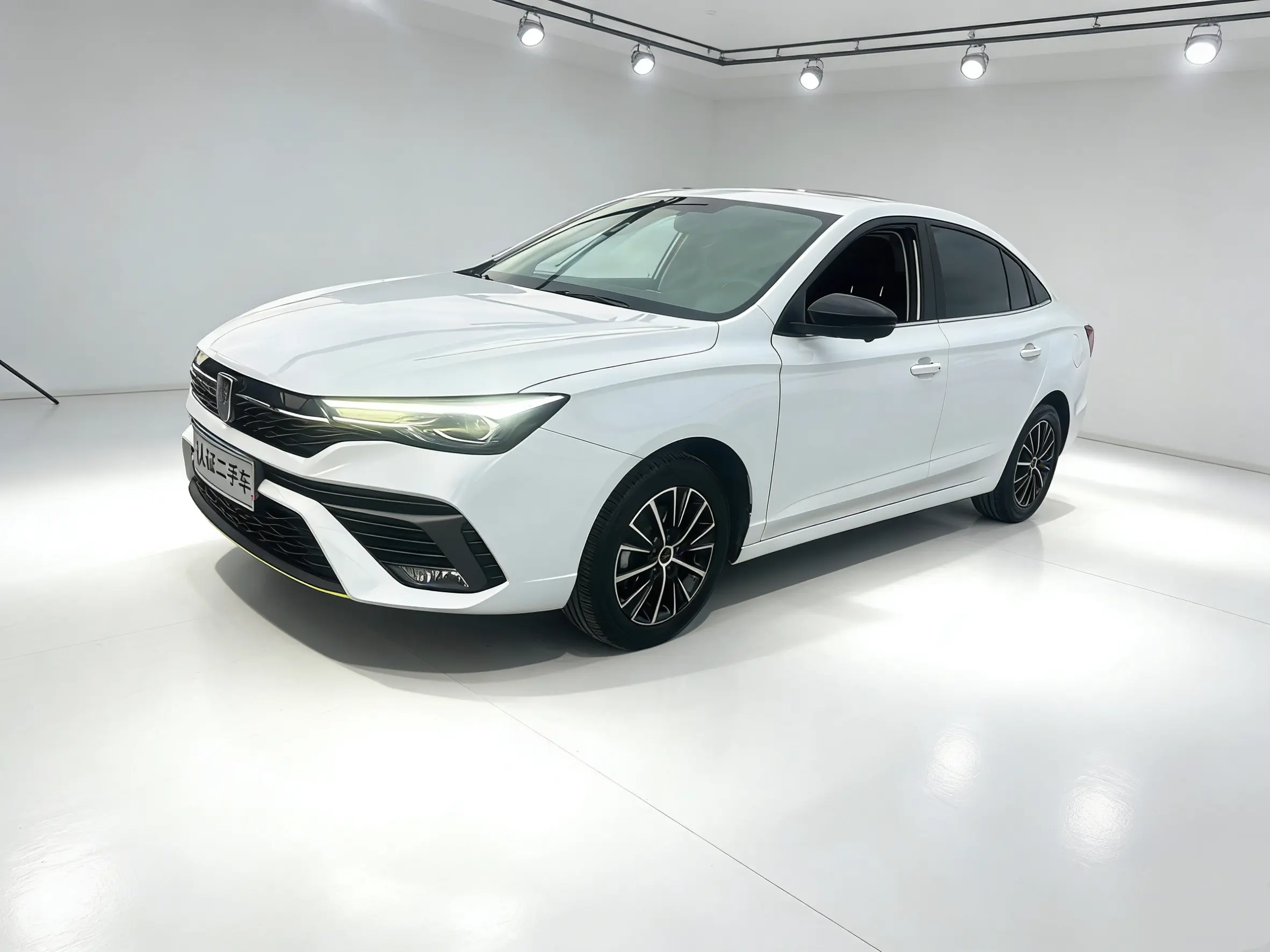 Roewe i5