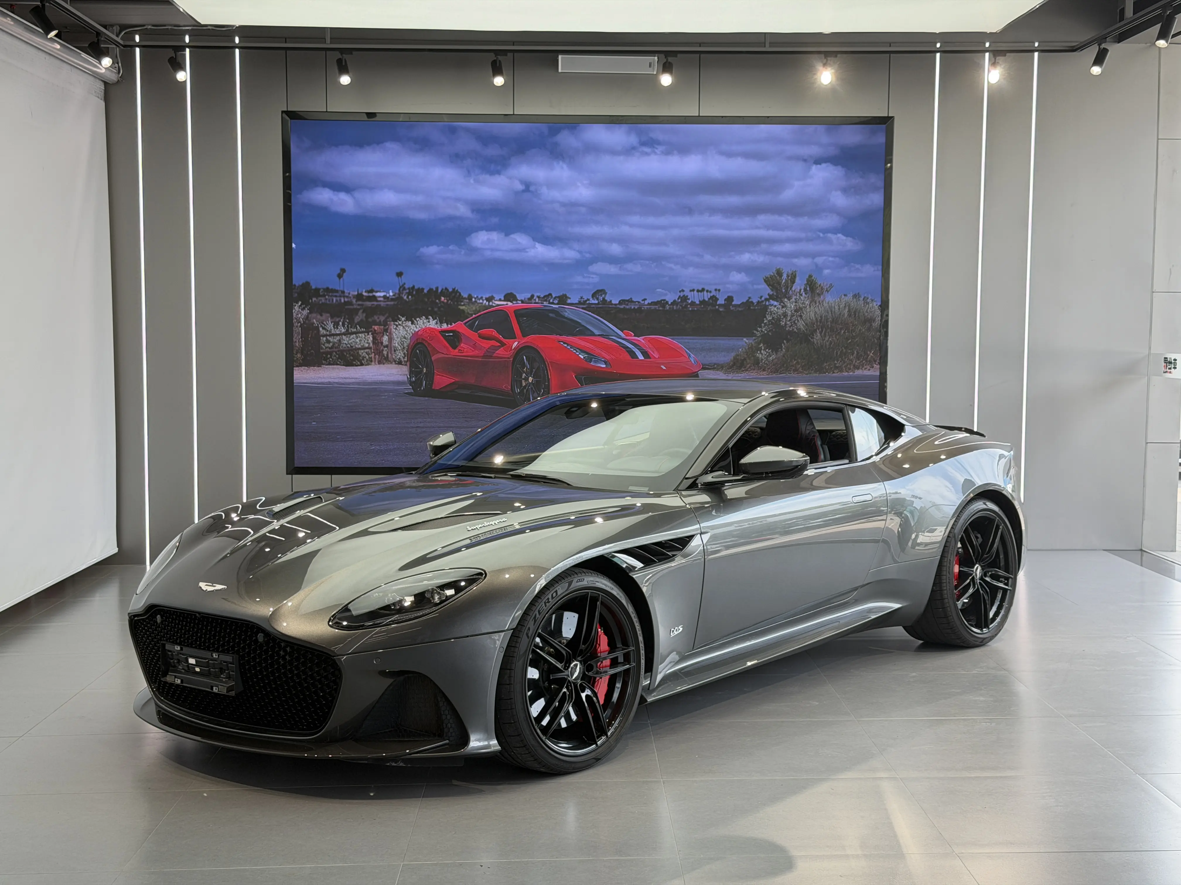 Aston Martin DBS