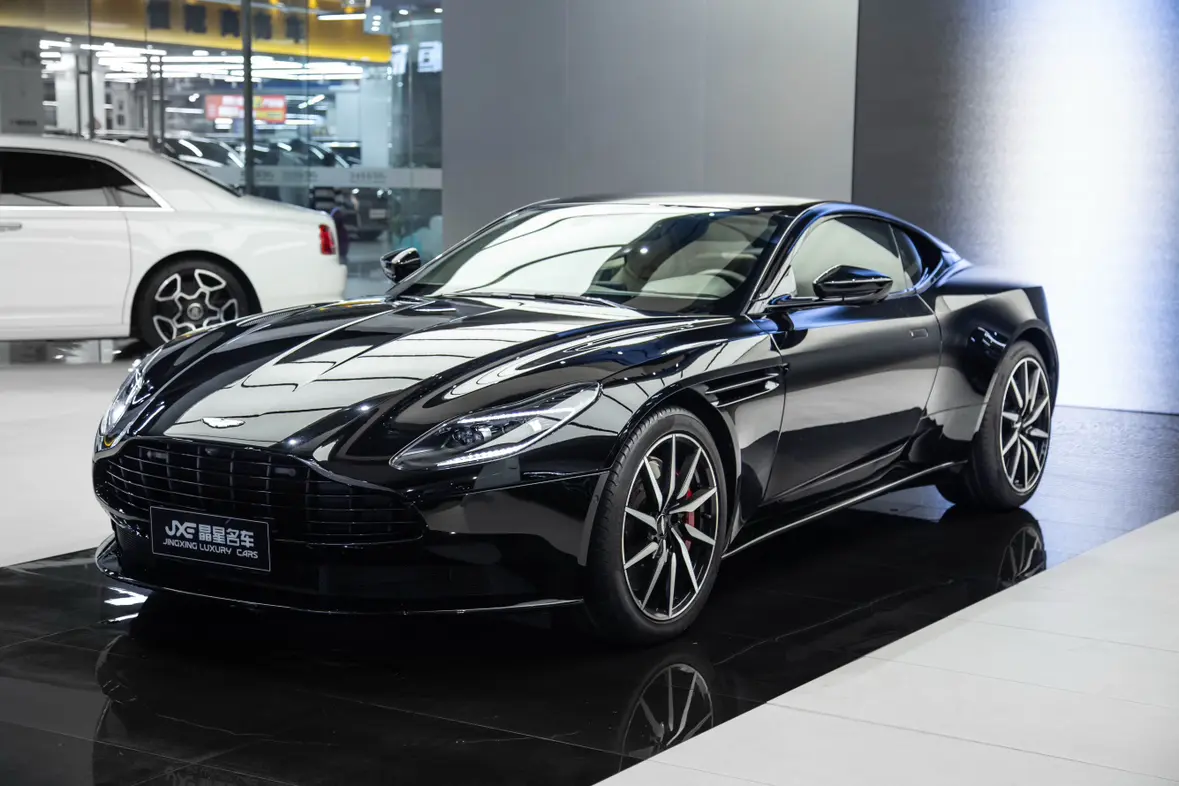 Aston Martin DB11